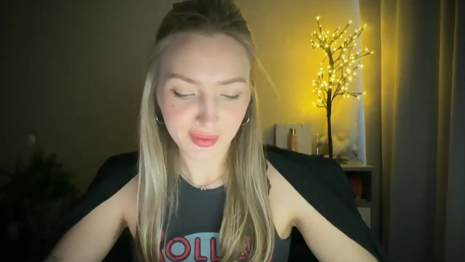 Gallery image thumbnail from My_Diana's myfreecams stream on, 05/15/2025, 16:03 image 10 of 20
