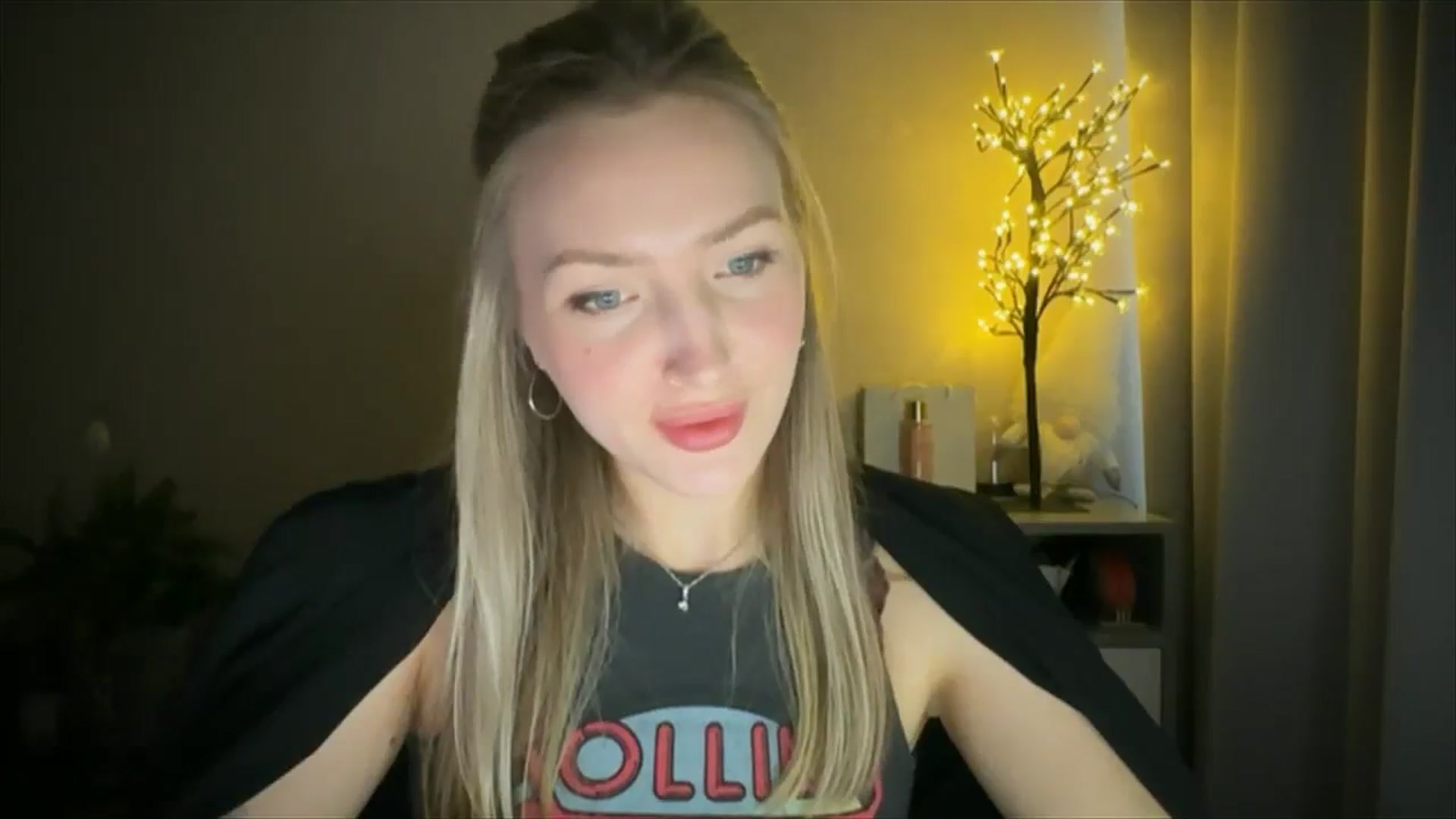 Gallery image thumbnail from My_Diana's myfreecams stream on, 05/15/2025, 16:03 image 12 of 20