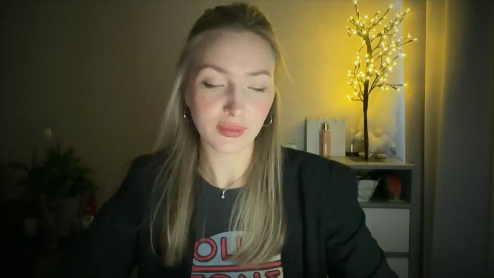 Gallery image thumbnail from My_Diana's myfreecams stream on, 05/15/2025, 16:03 image 1 of 20
