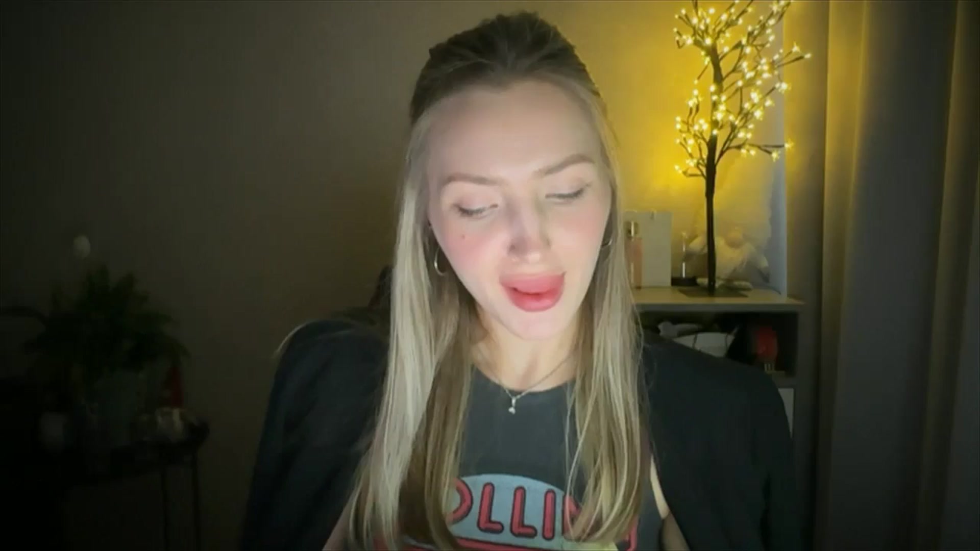 Gallery image thumbnail from My_Diana's myfreecams stream on, 05/15/2025, 16:03 image 18 of 20