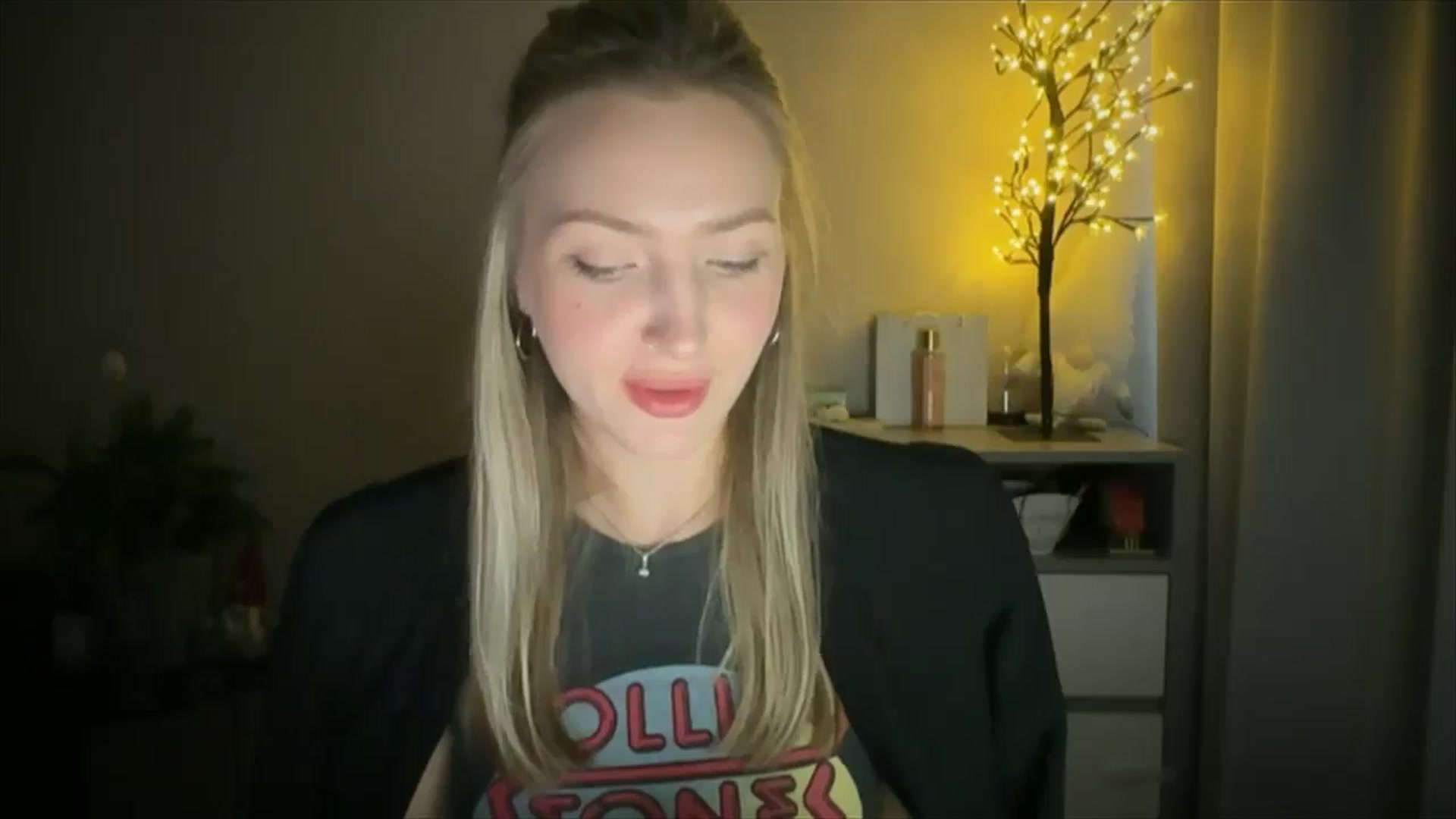 Gallery image thumbnail from My_Diana's myfreecams stream on, 05/15/2025, 16:03 image 19 of 20