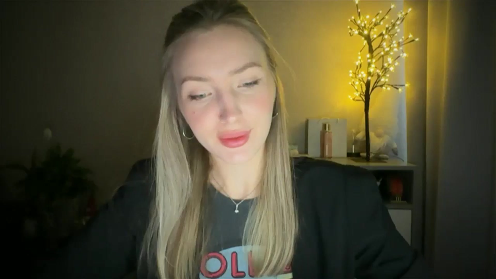 Gallery image thumbnail from My_Diana's myfreecams stream on, 05/15/2025, 16:03 image 2 of 20