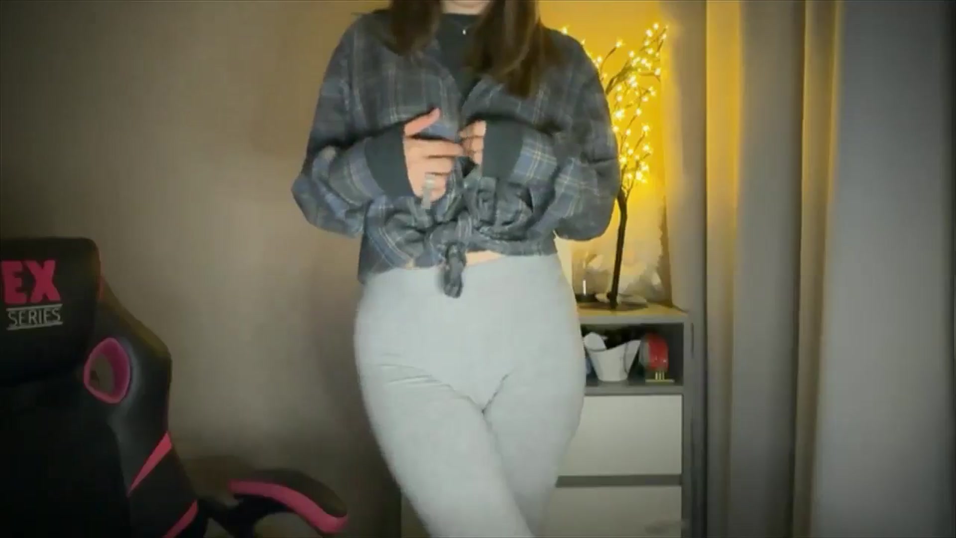Gallery image thumbnail from My_Diana's myfreecams stream on, 05/20/2025, 20:06 image 9 of 20