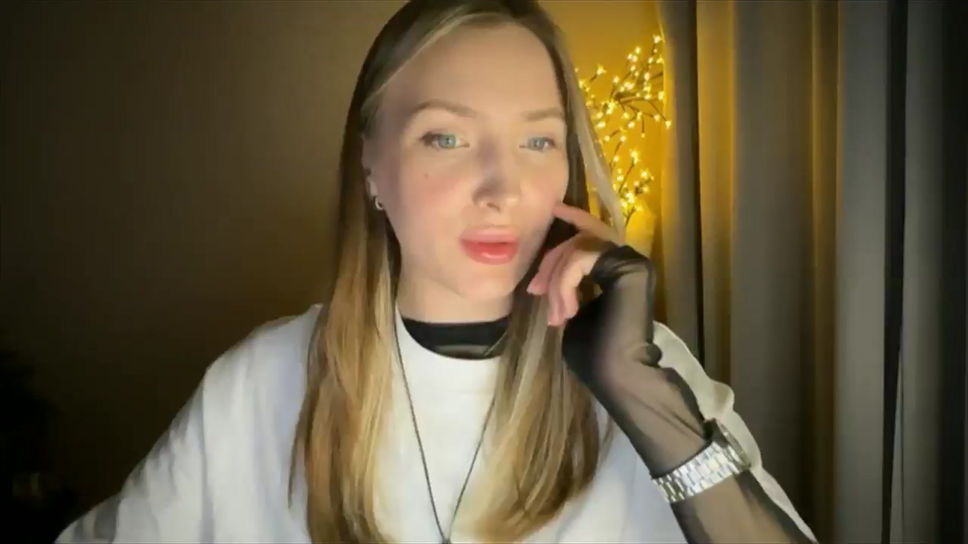 Gallery image thumbnail from My_Diana's myfreecams stream on, 05/21/2025, 20:08 image 14 of 20