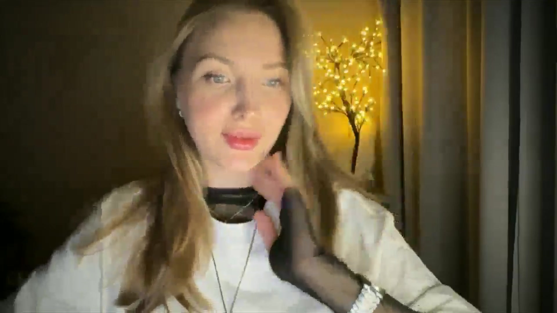Gallery image thumbnail from My_Diana's myfreecams stream on, 05/21/2025, 20:08 image 19 of 20