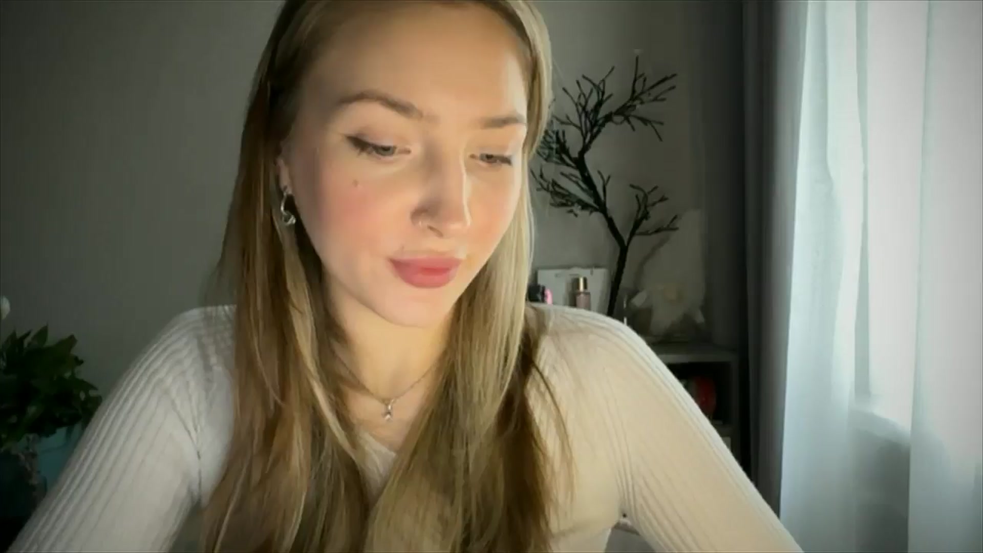 Gallery image thumbnail from My_Diana's myfreecams stream on, 05/24/2025, 14:57 image 11 of 20