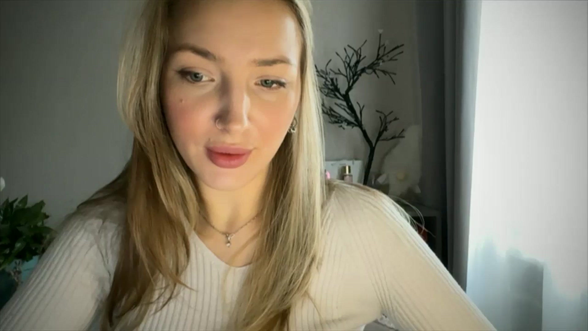 Gallery image thumbnail from My_Diana's myfreecams stream on, 05/24/2025, 14:57 image 13 of 20
