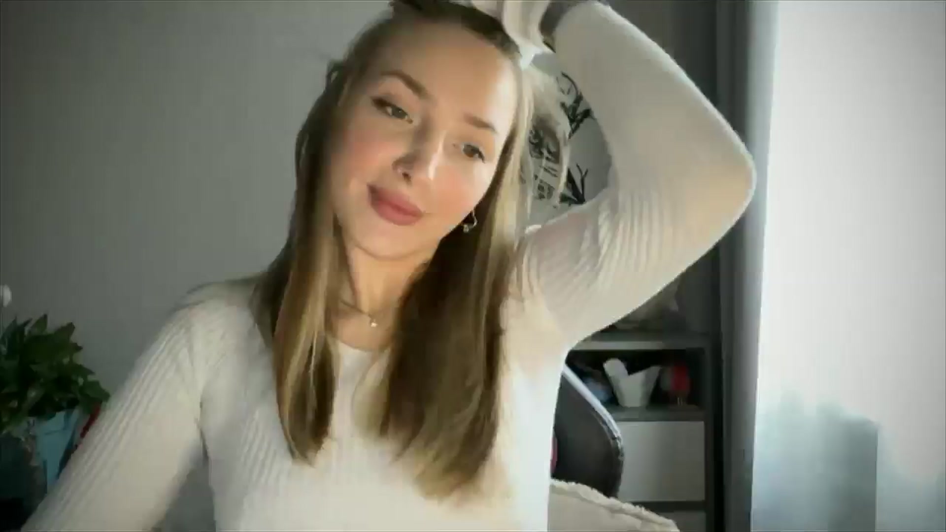 Gallery image thumbnail from My_Diana's myfreecams stream on, 05/24/2025, 14:57 image 15 of 20