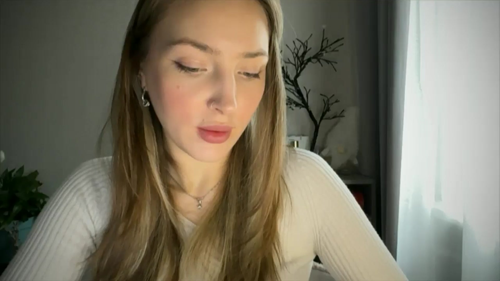 Gallery image thumbnail from My_Diana's myfreecams stream on, 05/24/2025, 14:57 image 10 of 20