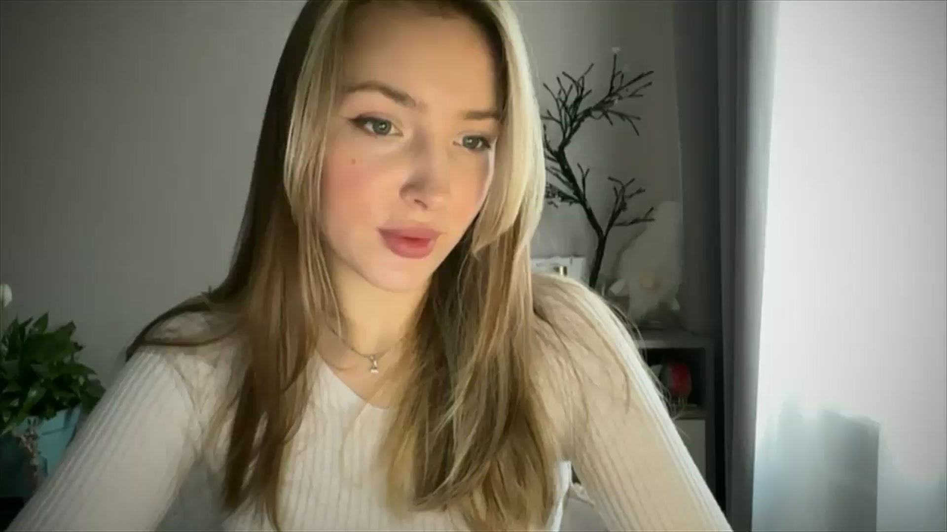 Gallery image thumbnail from My_Diana's myfreecams stream on, 05/24/2025, 14:57 image 14 of 20