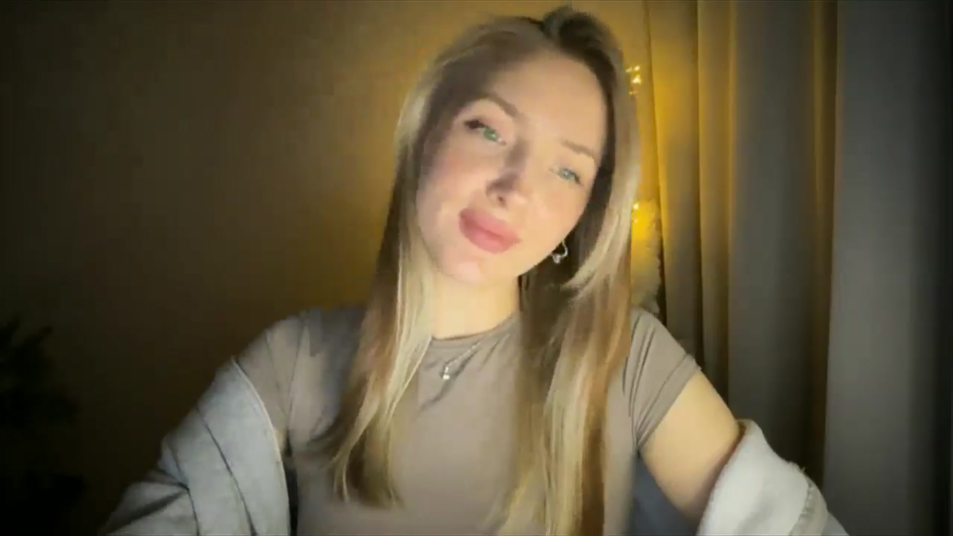 Gallery image thumbnail from My_Diana's myfreecams stream on, 05/25/2025, 19:00 image 7 of 20