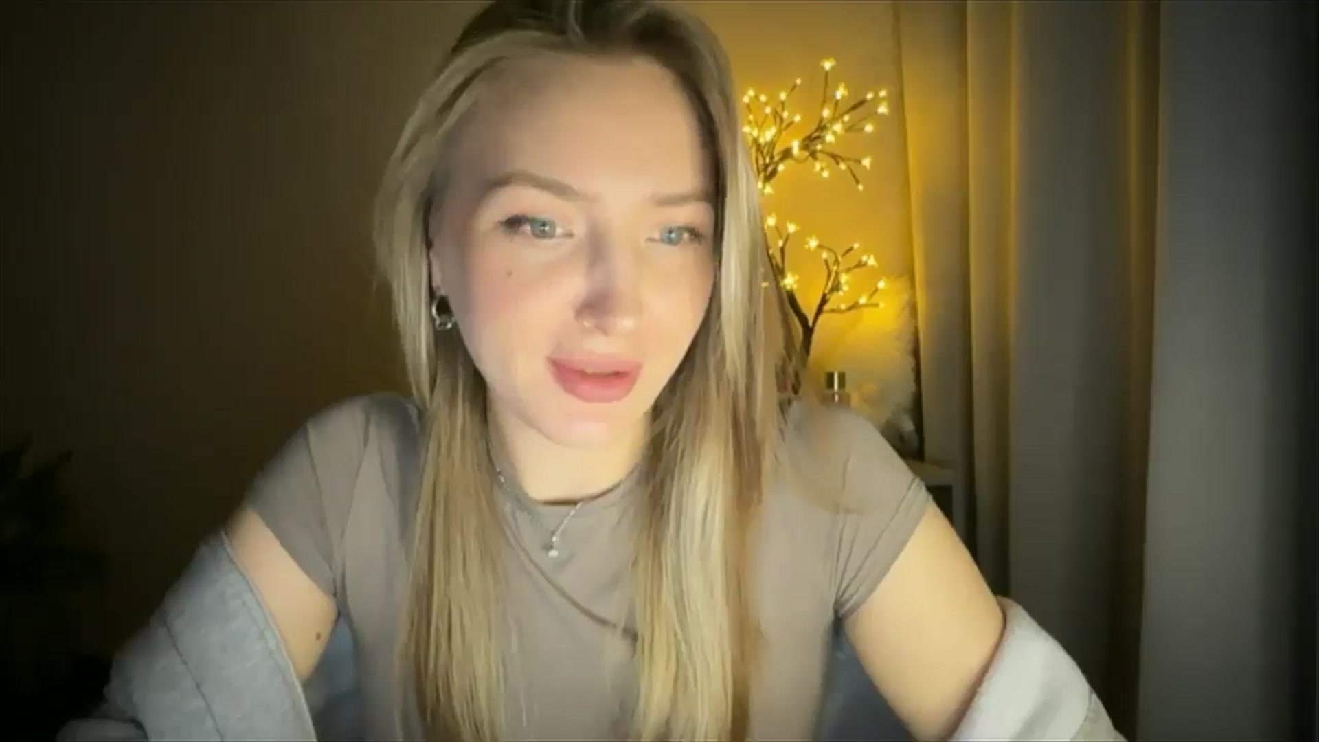 Gallery image thumbnail from My_Diana's myfreecams stream on, 05/25/2025, 19:00 image 9 of 20