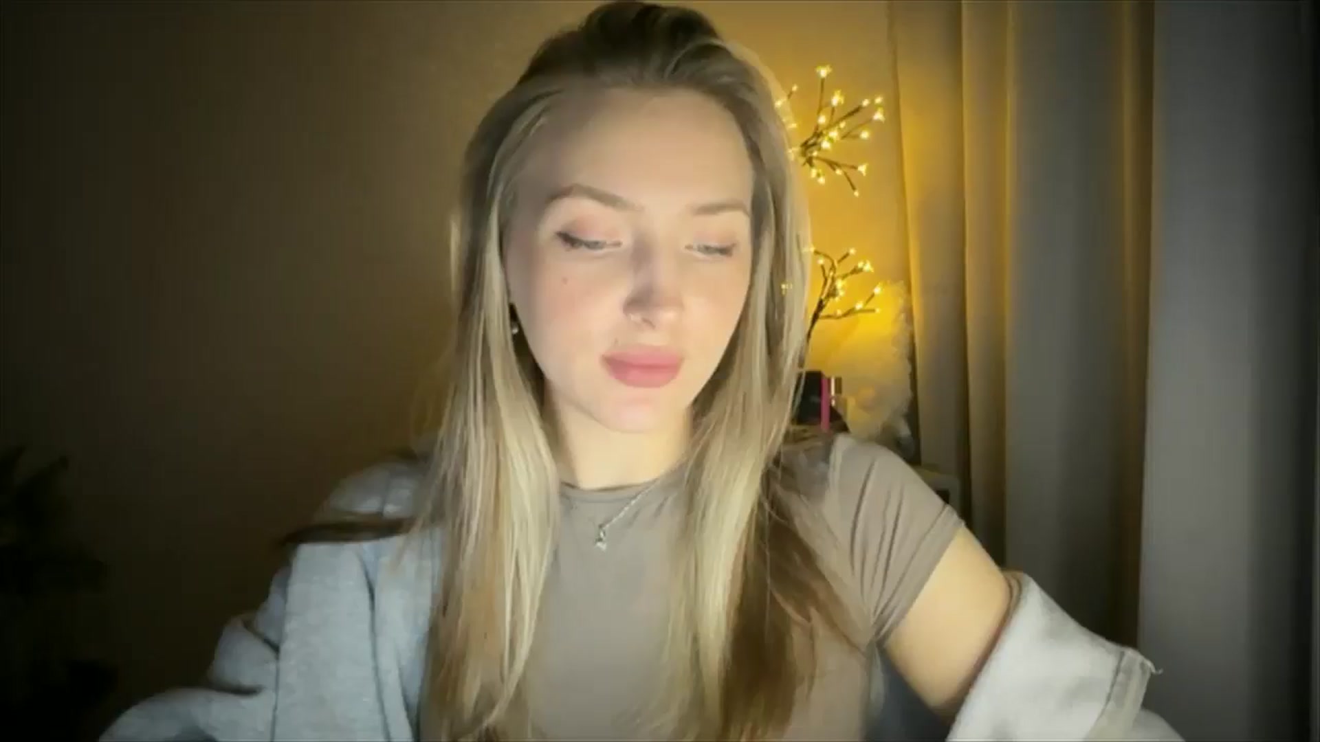 Gallery image thumbnail from My_Diana's myfreecams stream on, 05/25/2025, 19:00 image 1 of 20