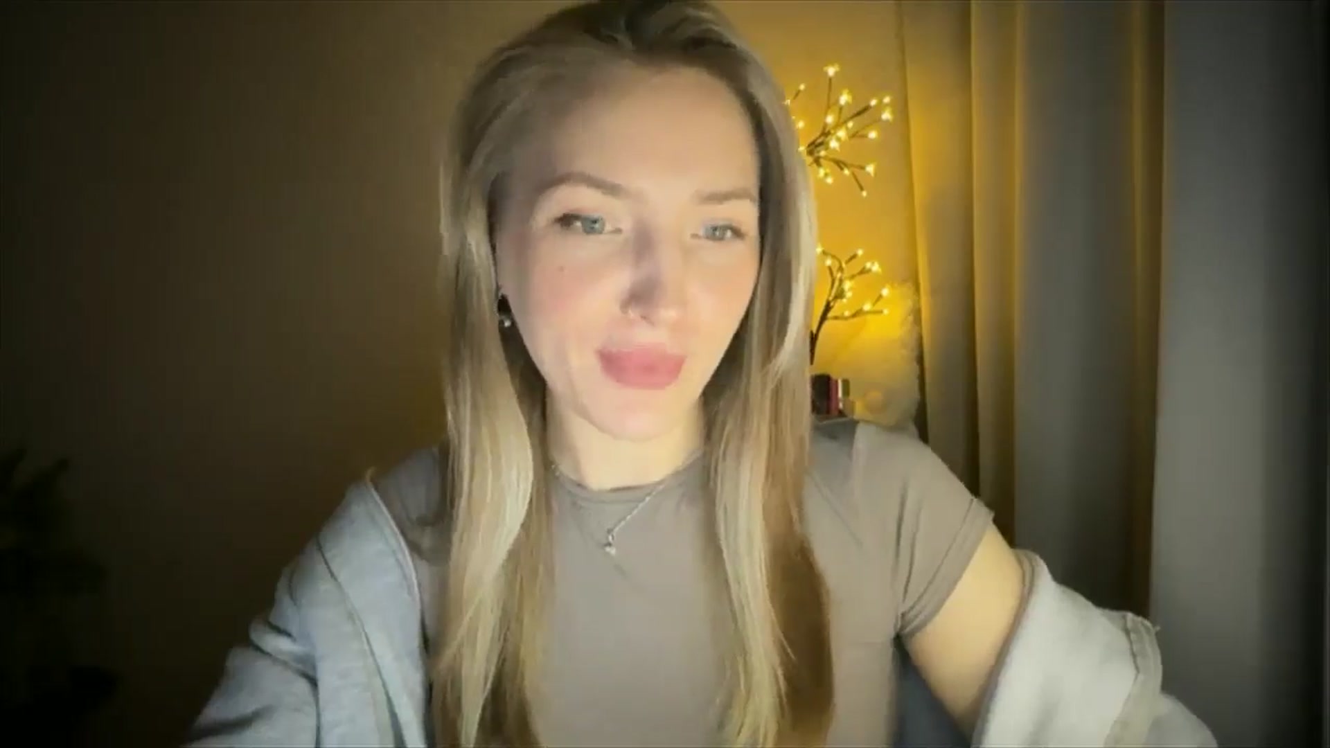 Gallery image thumbnail from My_Diana's myfreecams stream on, 05/25/2025, 19:00 image 2 of 20