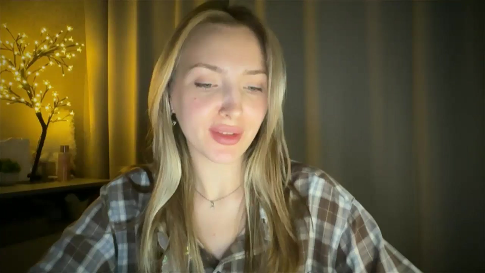 Gallery image thumbnail from My_Diana's myfreecams stream on, 05/27/2025, 21:03 image 14 of 20