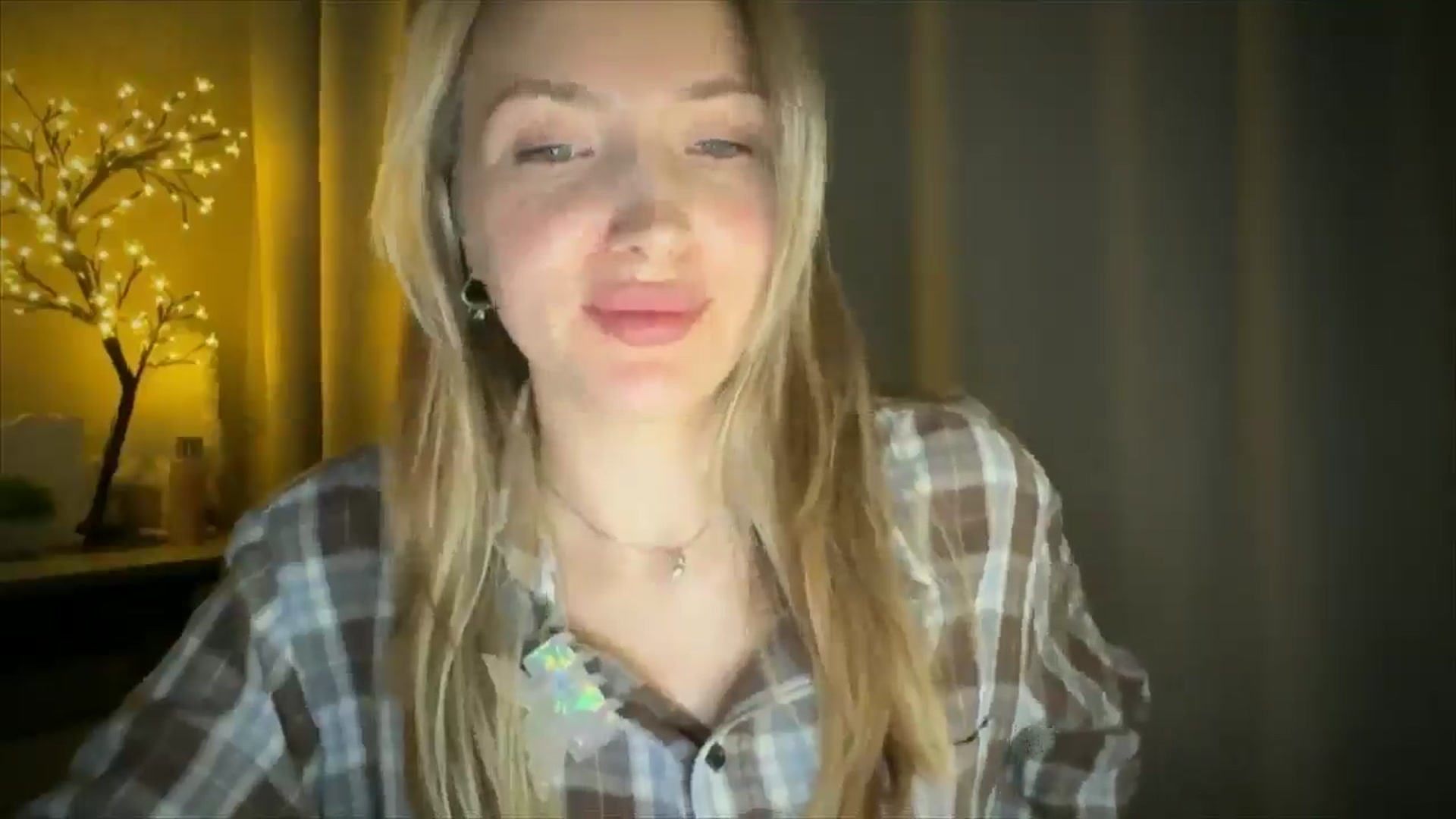 Gallery image thumbnail from My_Diana's myfreecams stream on, 05/27/2025, 21:03 image 10 of 20