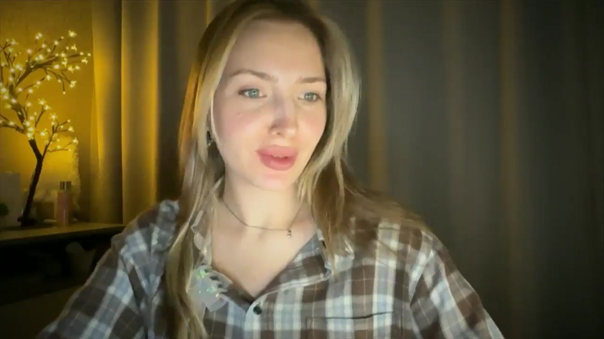 Gallery image thumbnail from My_Diana's myfreecams stream on, 05/27/2025, 21:03 image 7 of 20