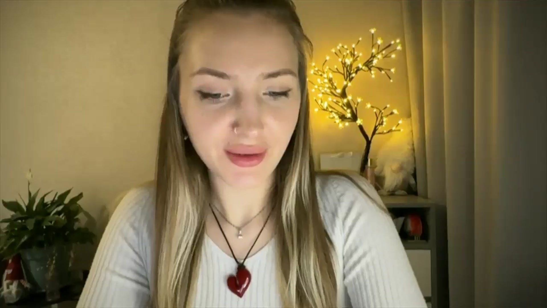 Gallery image thumbnail from My_Diana's myfreecams stream on, 05/28/2025, 21:09 image 9 of 20