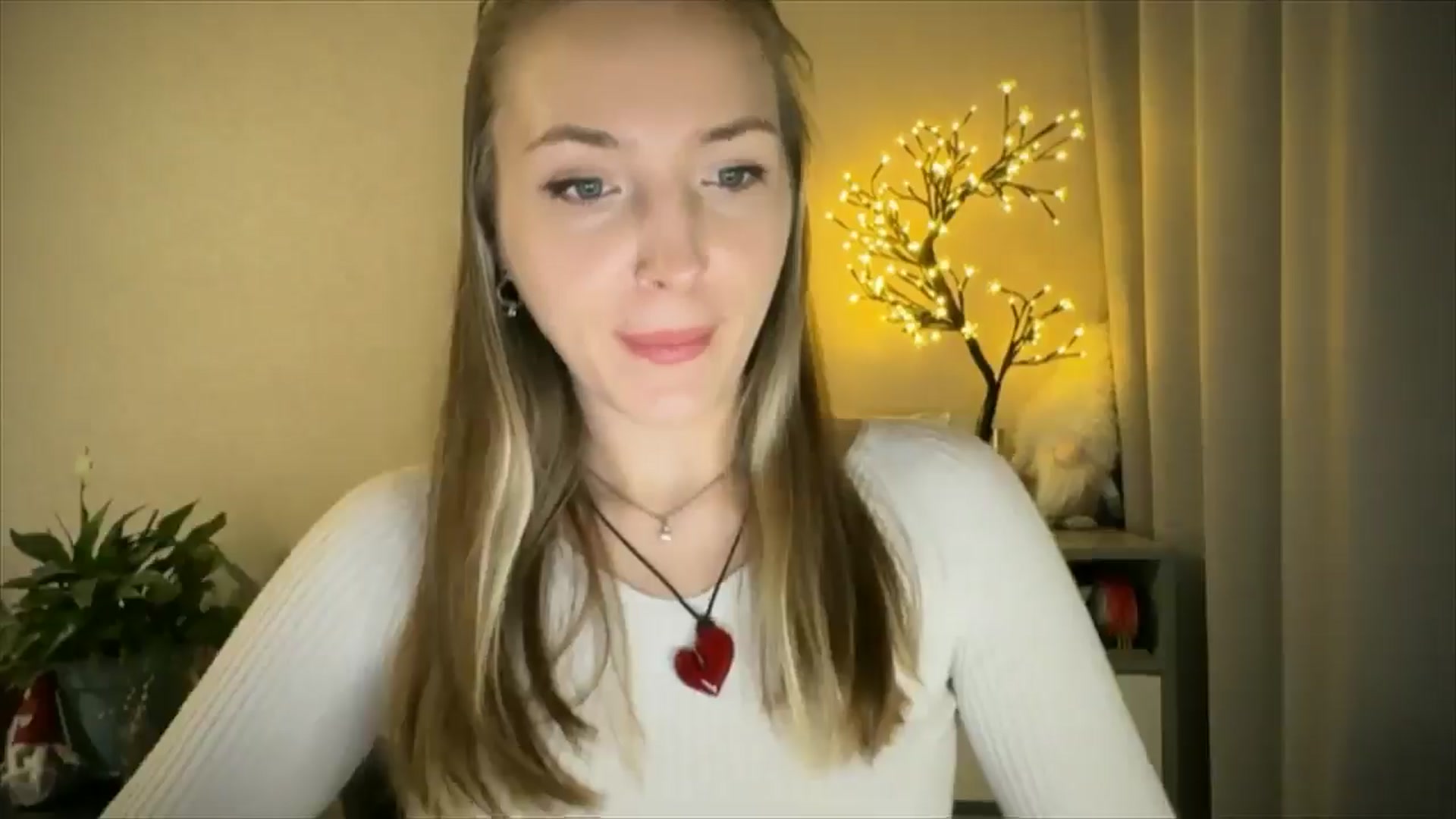 Gallery image thumbnail from My_Diana's myfreecams stream on, 05/28/2025, 21:09 image 3 of 20