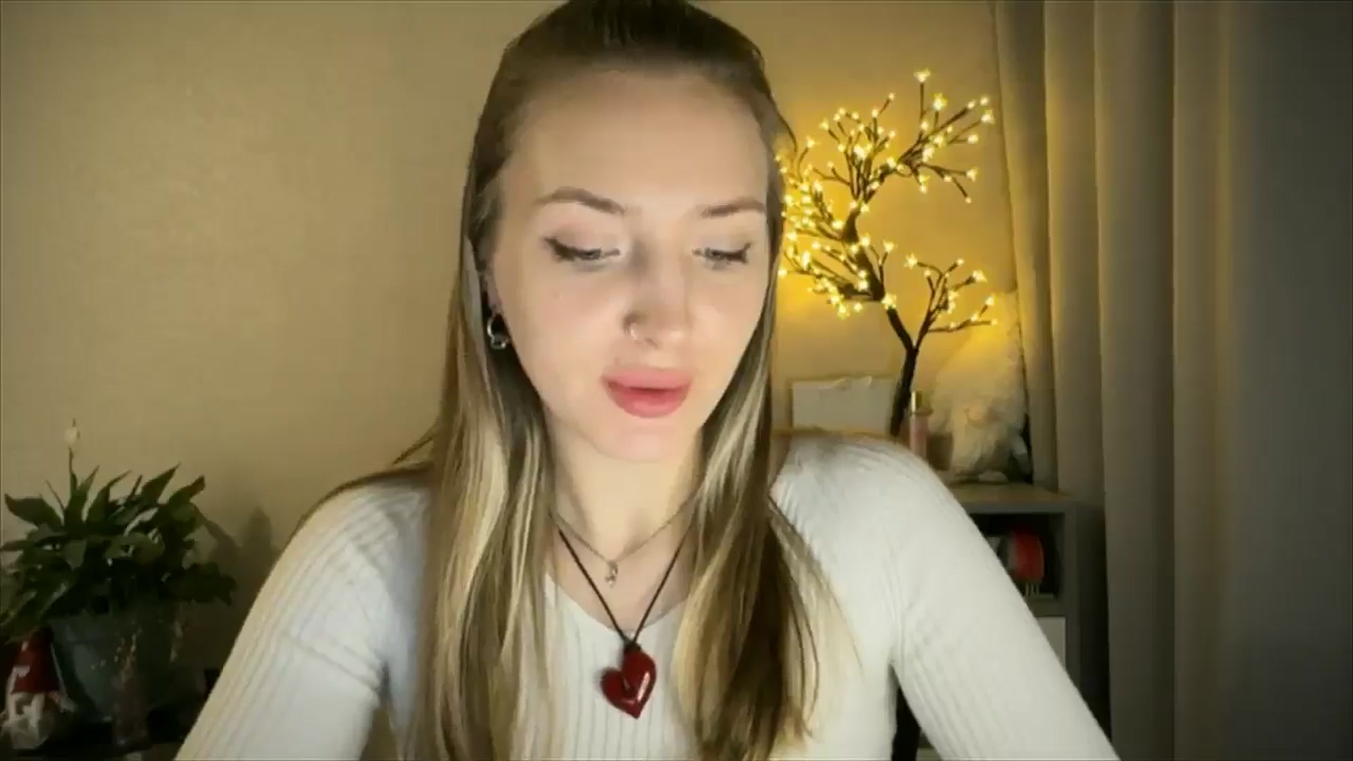 Gallery image thumbnail from My_Diana's myfreecams stream on, 05/28/2025, 21:09 image 8 of 20