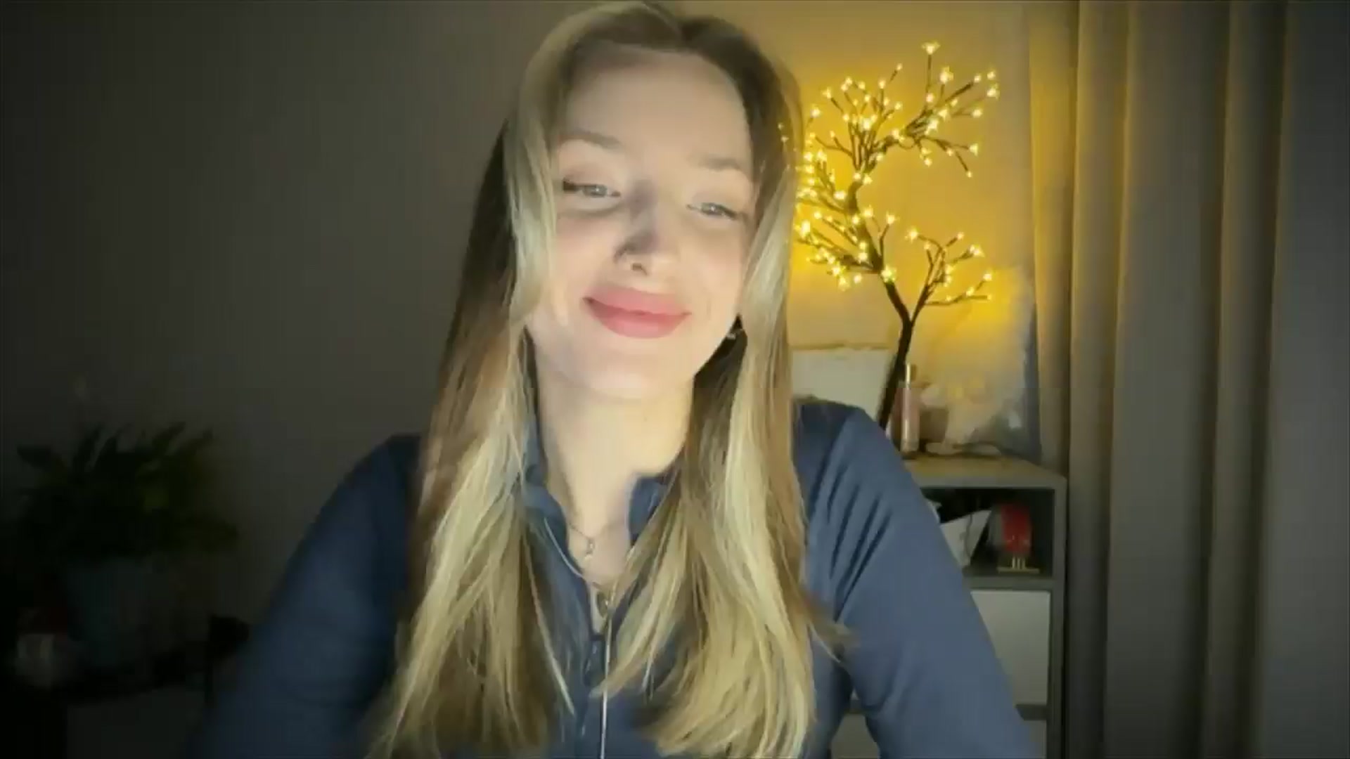 Gallery image thumbnail from My_Diana's myfreecams stream on, 05/29/2025, 16:19 image 12 of 20