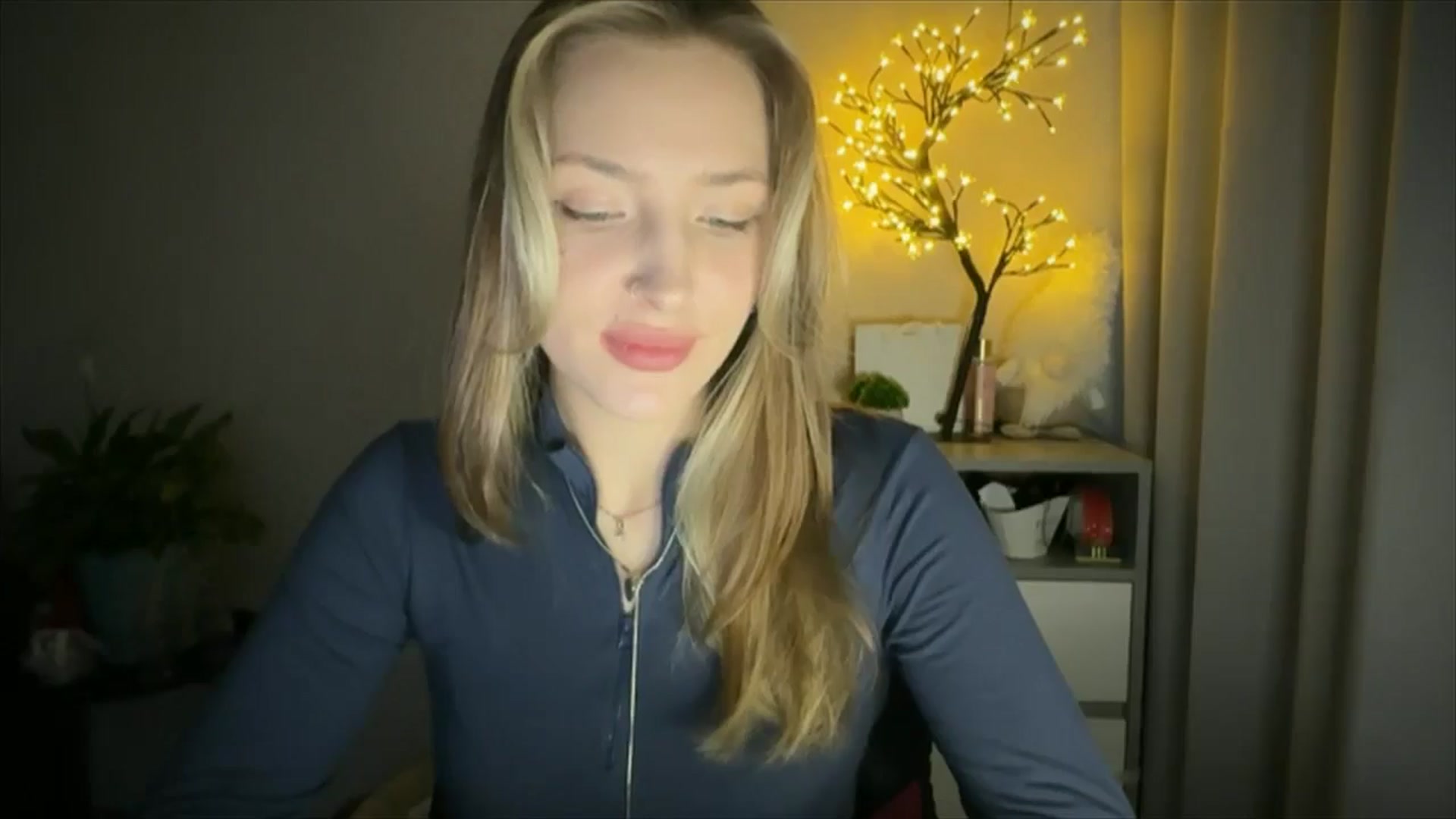 Gallery image thumbnail from My_Diana's myfreecams stream on, 05/29/2025, 16:19 image 15 of 20