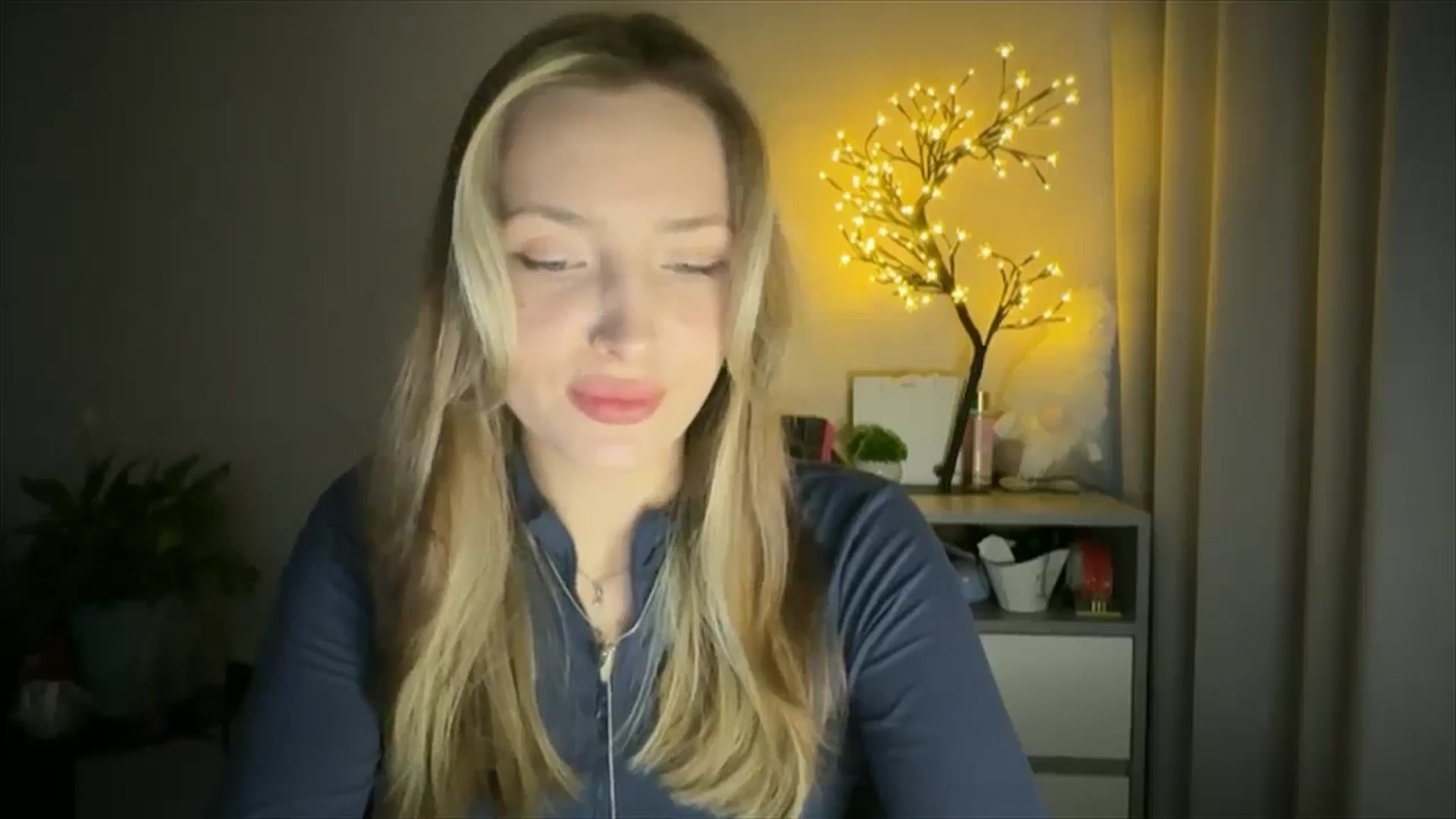 Gallery image thumbnail from My_Diana's myfreecams stream on, 05/29/2025, 16:19 image 14 of 20
