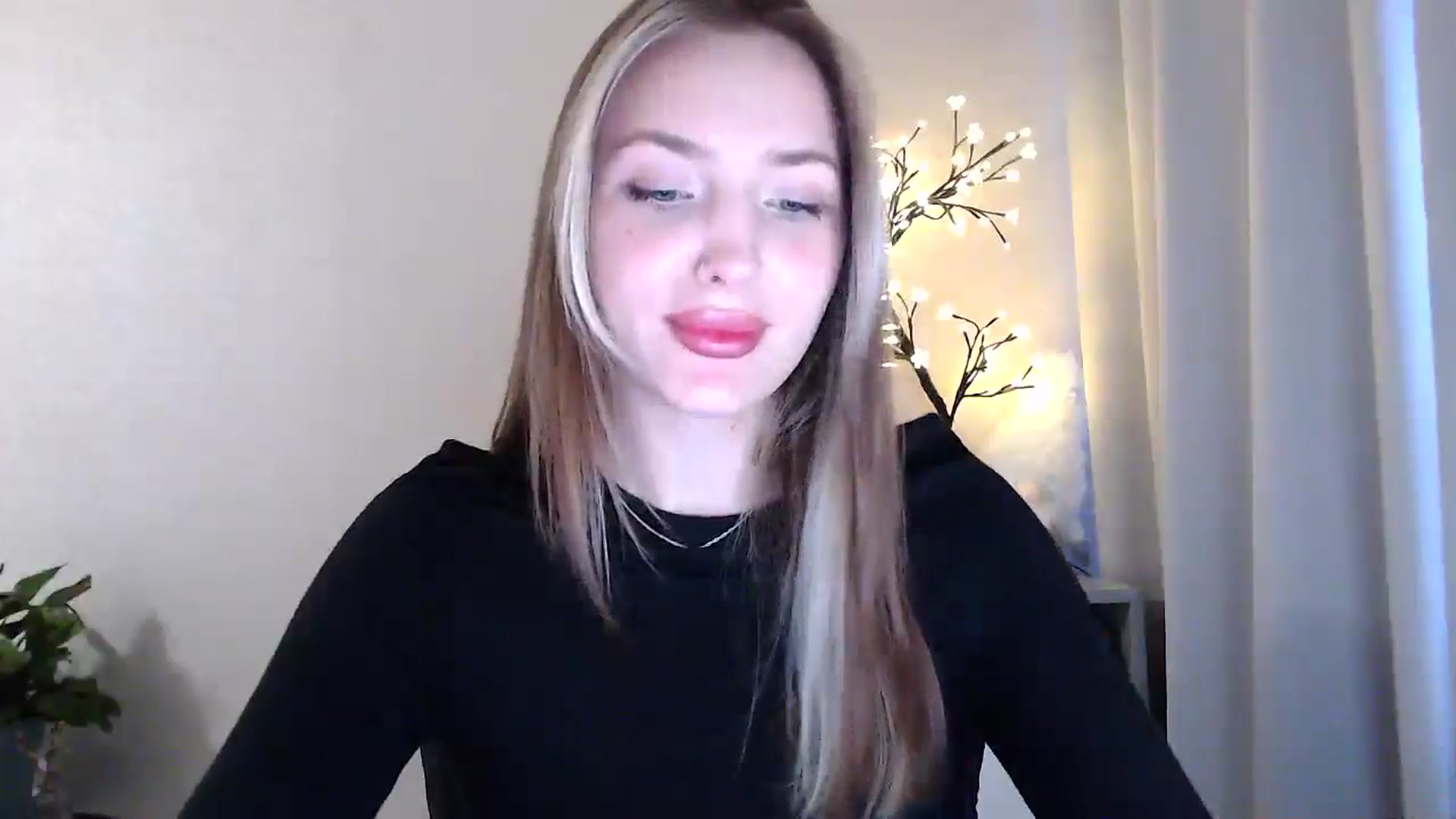 Gallery image thumbnail from My_Diana's myfreecams stream on, 05/30/2025, 14:49 image 6 of 20