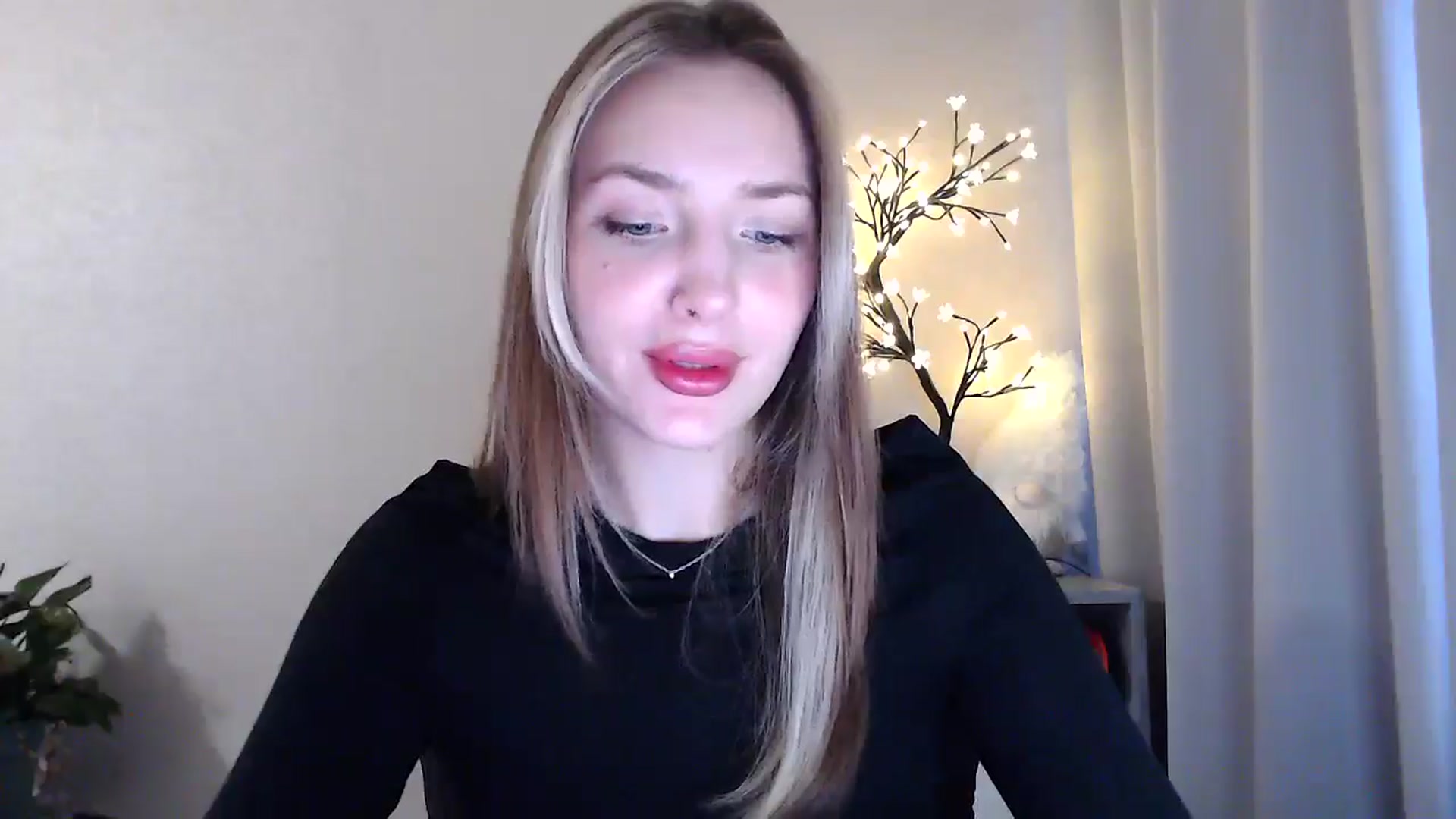 Gallery image thumbnail from My_Diana's myfreecams stream on, 05/30/2025, 14:49 image 10 of 20