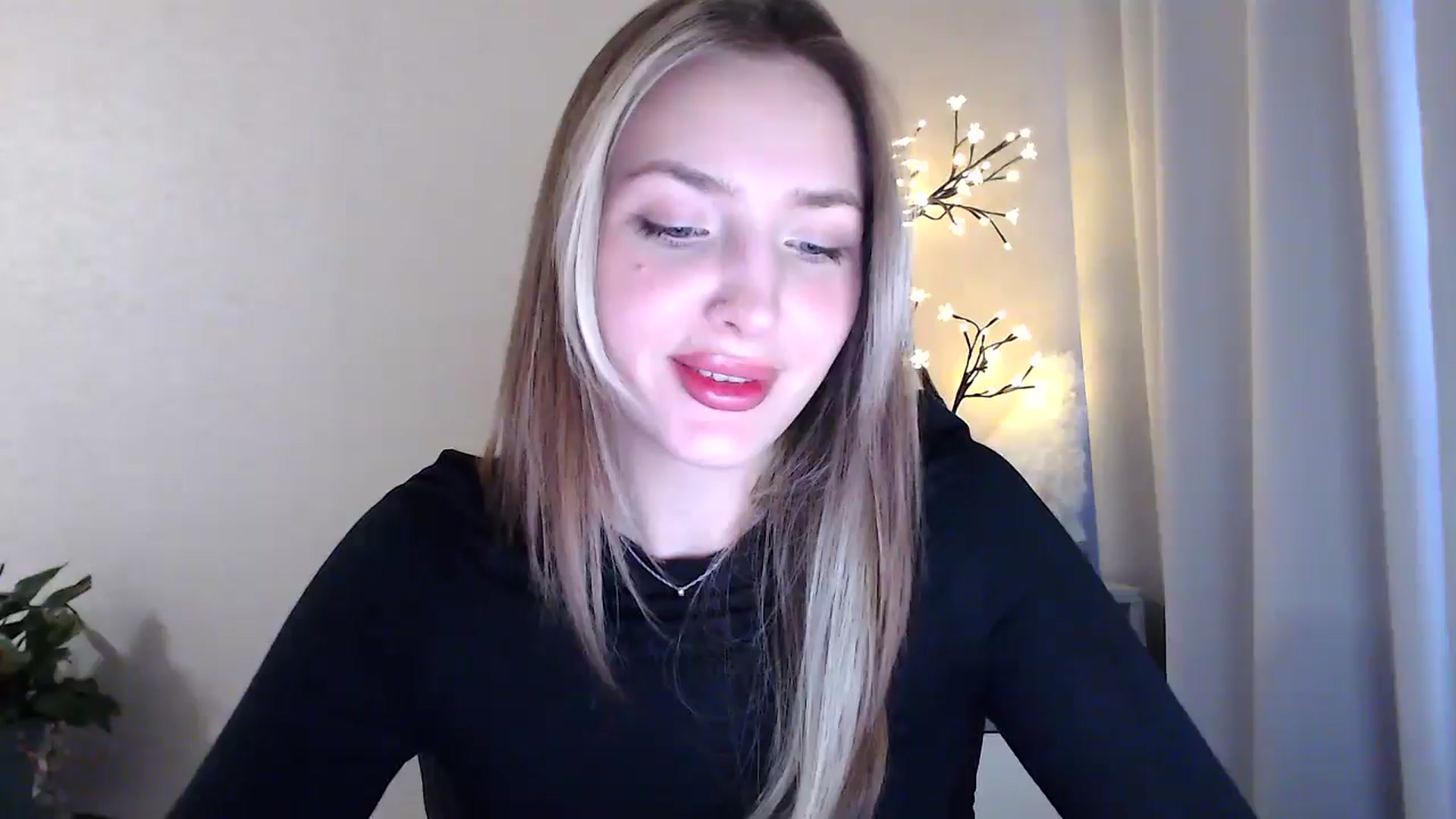 Gallery image thumbnail from My_Diana's myfreecams stream on, 05/30/2025, 14:49 image 12 of 20