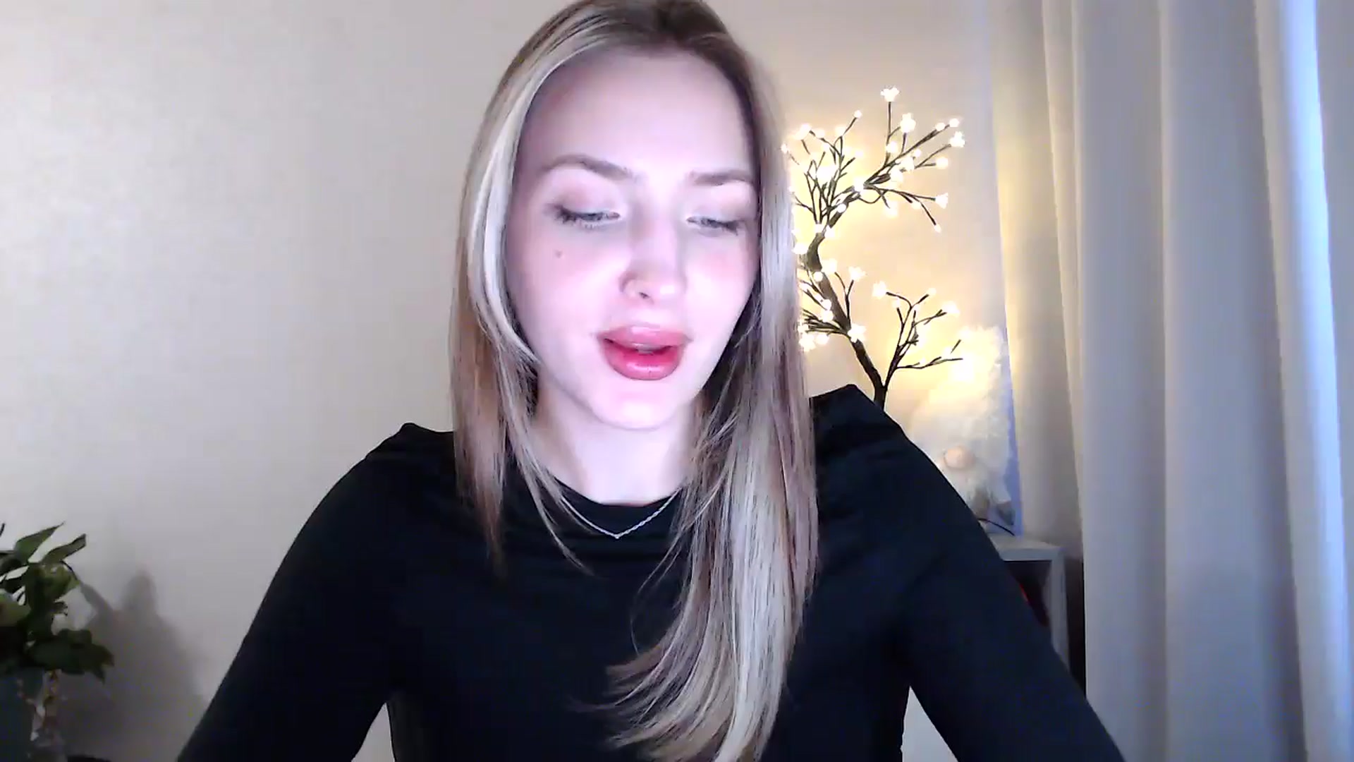 Gallery image thumbnail from My_Diana's myfreecams stream on, 05/30/2025, 14:49 image 1 of 20