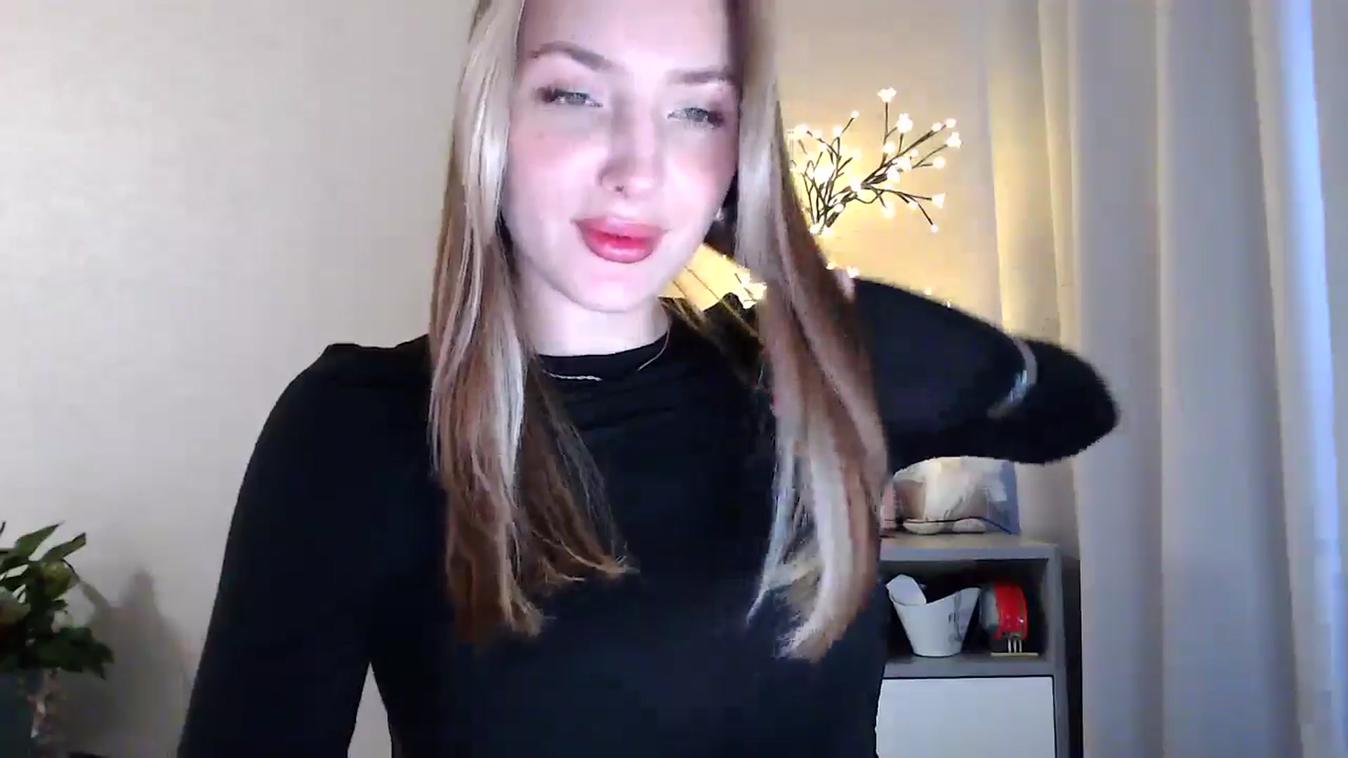 Gallery image thumbnail from My_Diana's myfreecams stream on, 05/30/2025, 14:49 image 17 of 20