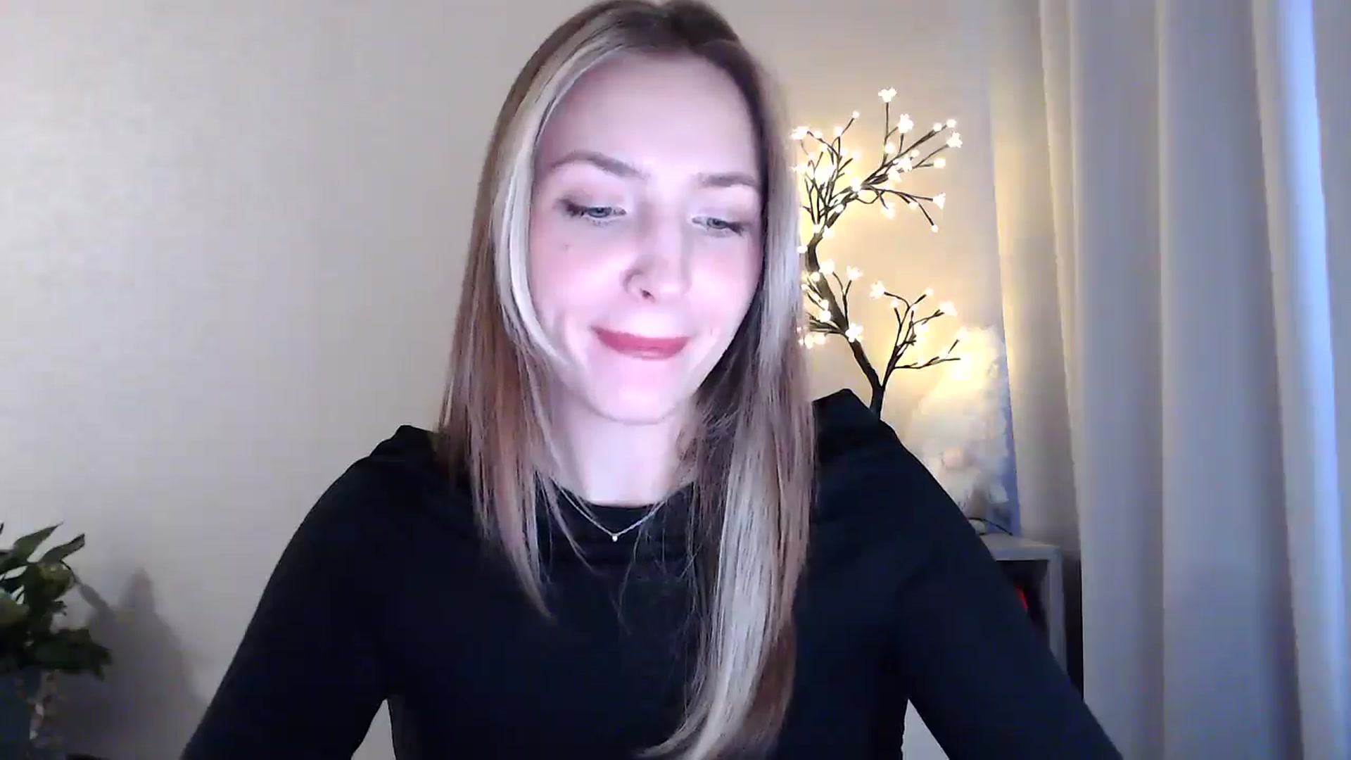 Gallery image thumbnail from My_Diana's myfreecams stream on, 05/30/2025, 14:49 image 11 of 20