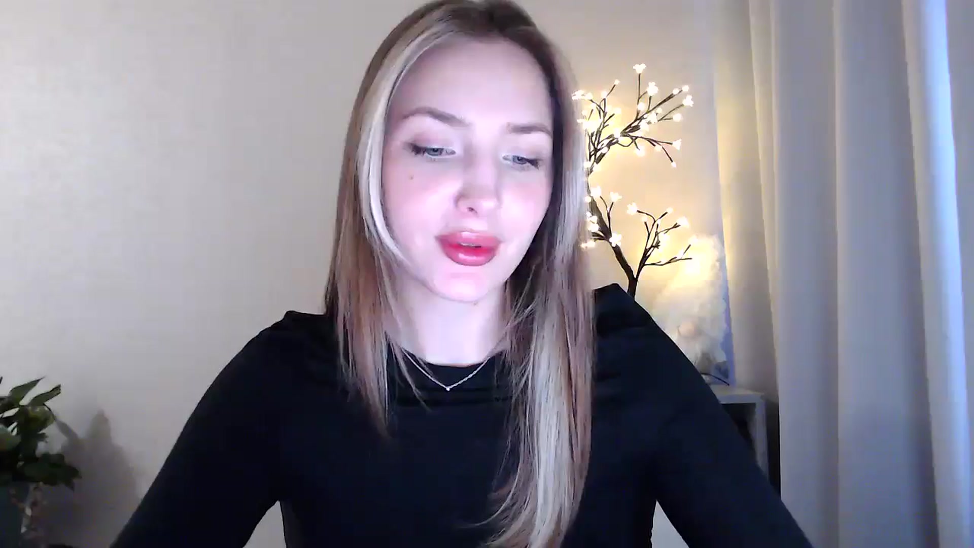 Gallery image thumbnail from My_Diana's myfreecams stream on, 05/30/2025, 14:49 image 5 of 20