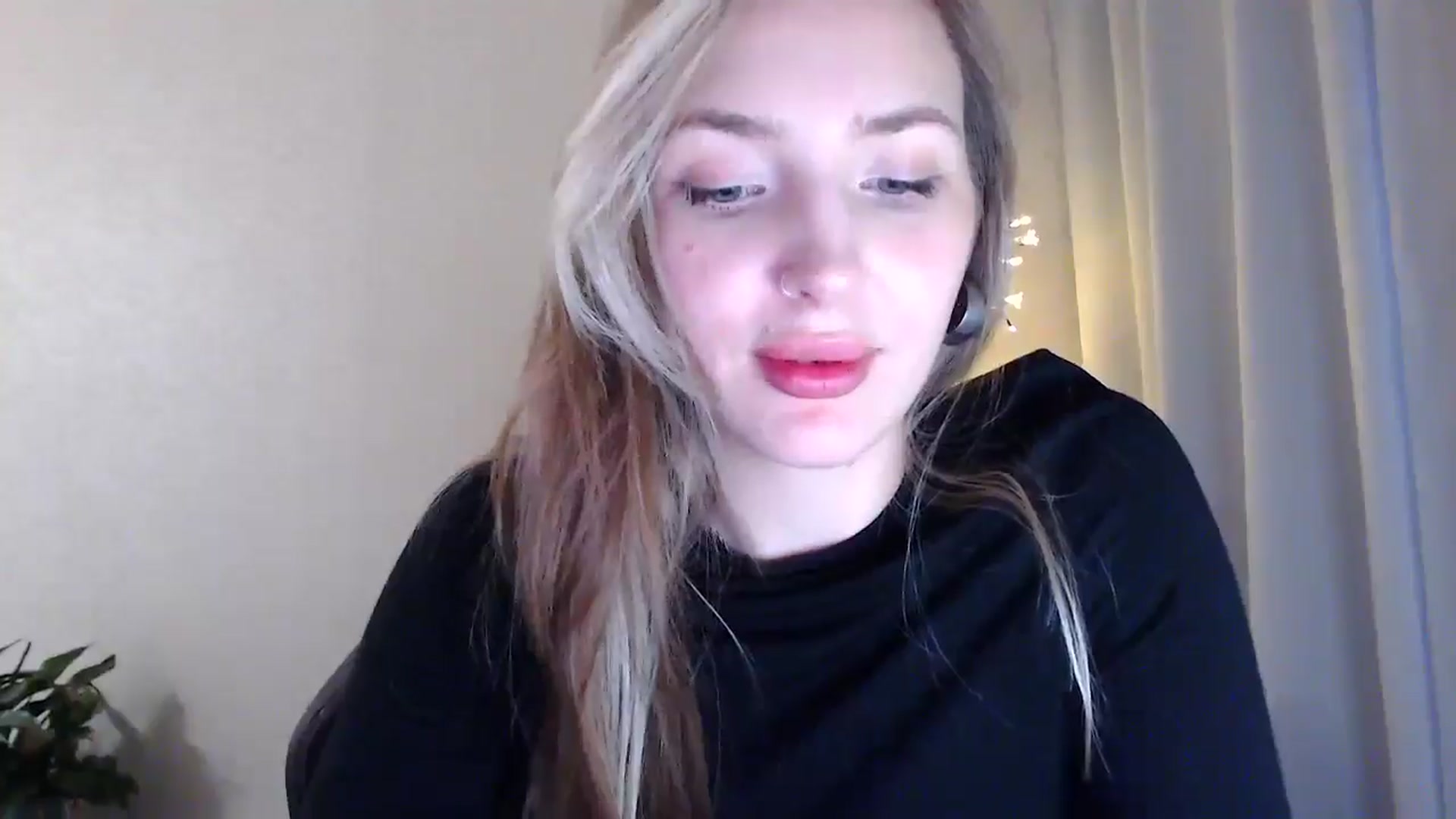 Gallery image thumbnail from My_Diana's myfreecams stream on, 05/30/2025, 16:27 image 18 of 20