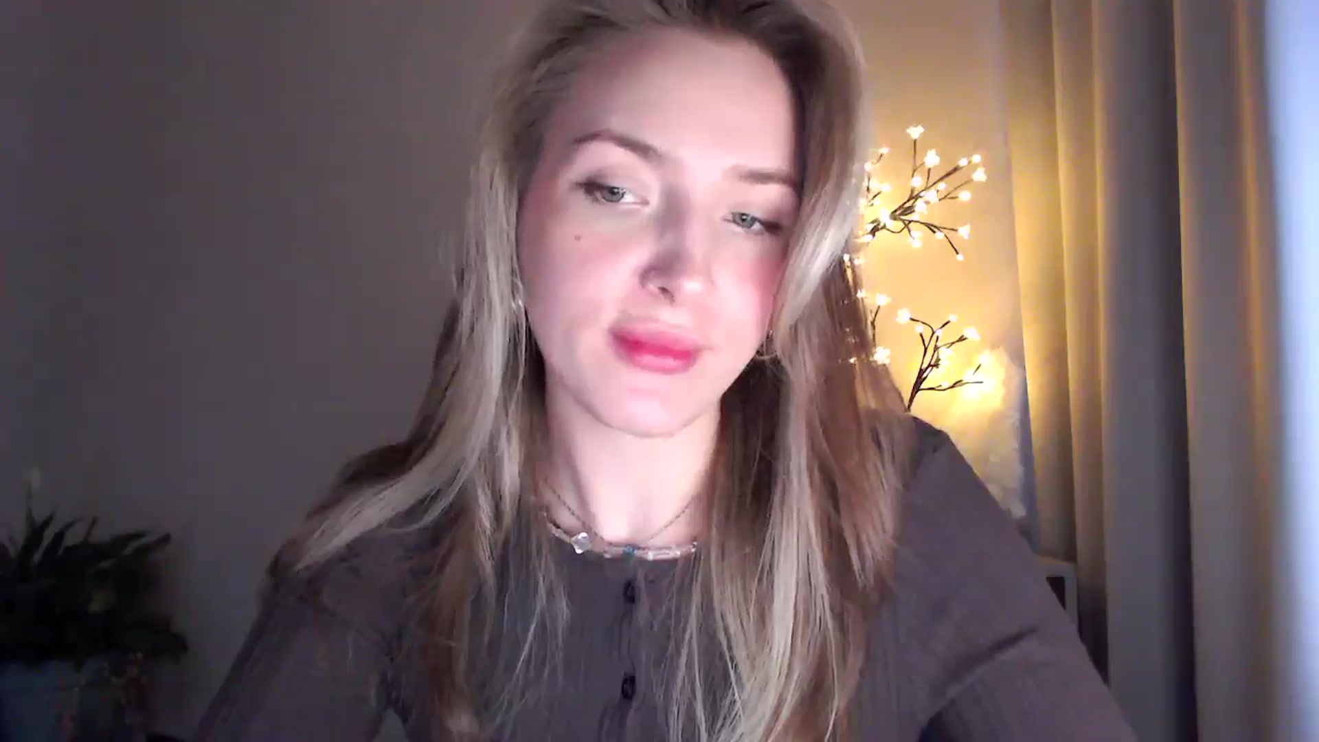 Gallery image thumbnail from My_Diana's myfreecams stream on, 05/31/2025, 16:04 image 13 of 20