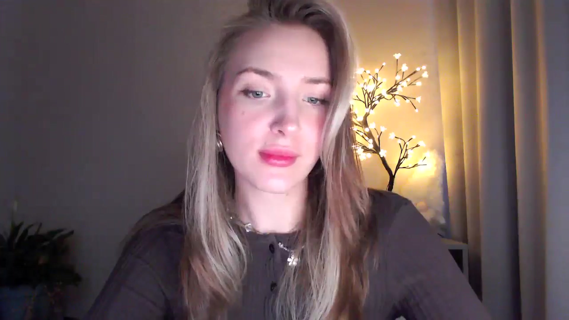 Gallery image thumbnail from My_Diana's myfreecams stream on, 05/31/2025, 16:04 image 6 of 20