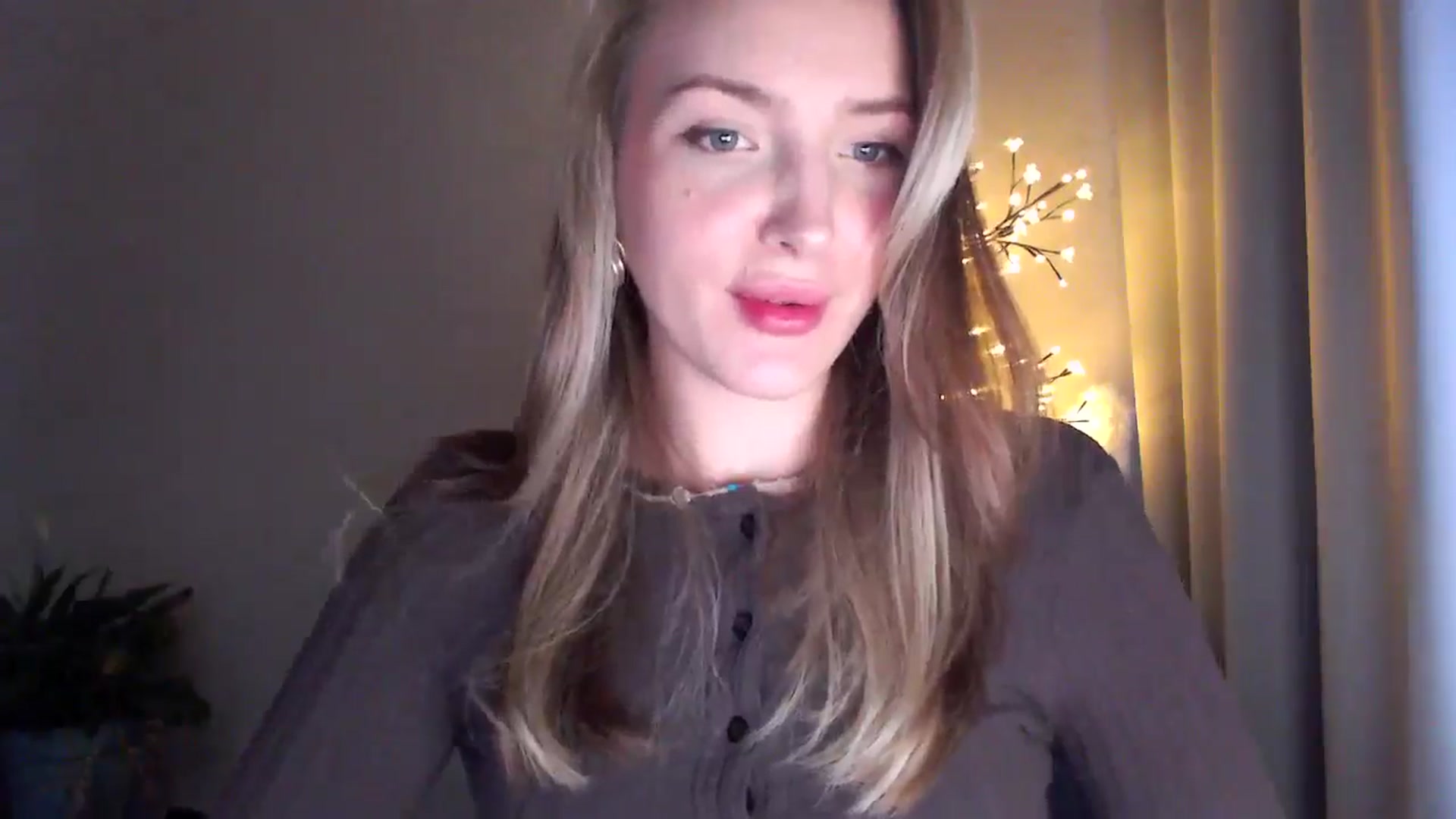 Gallery image thumbnail from My_Diana's myfreecams stream on, 05/31/2025, 16:04 image 17 of 20