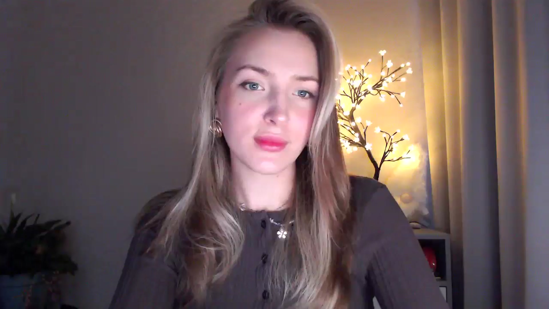 Gallery image thumbnail from My_Diana's myfreecams stream on, 05/31/2025, 16:04 image 7 of 20