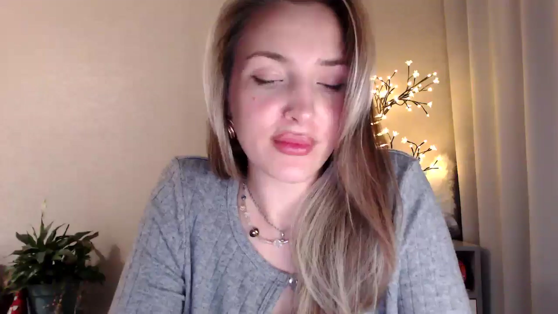 Gallery image thumbnail from My_Diana's myfreecams stream on, 05/31/2025, 22:32 image 10 of 20