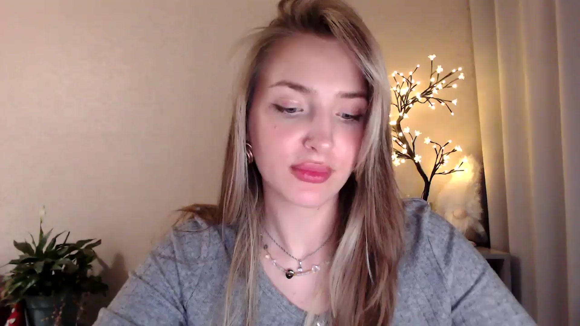 Gallery image thumbnail from My_Diana's myfreecams stream on, 05/31/2025, 22:32 image 15 of 20
