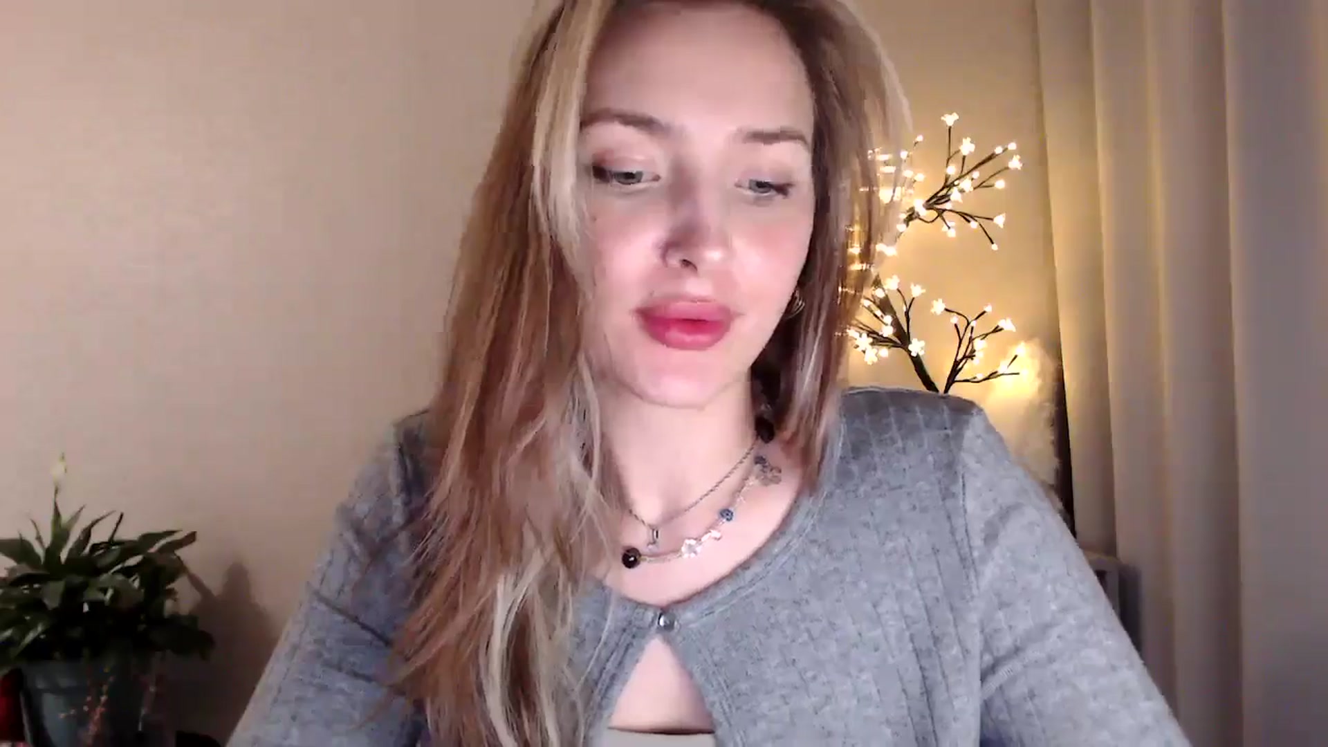 Gallery image thumbnail from My_Diana's myfreecams stream on, 05/31/2025, 22:32 image 17 of 20