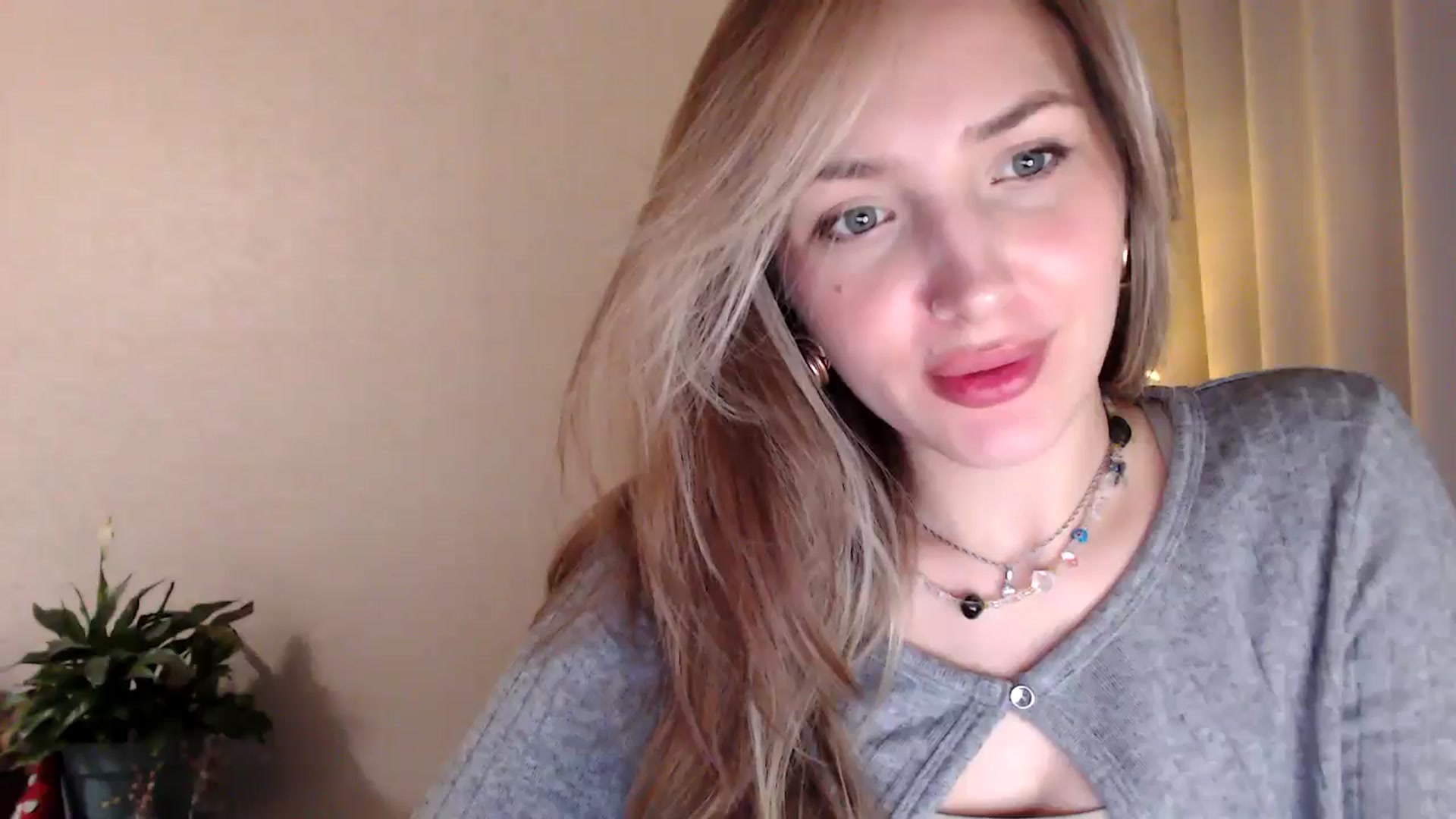 Gallery image thumbnail from My_Diana's myfreecams stream on, 05/31/2025, 22:32 image 16 of 20