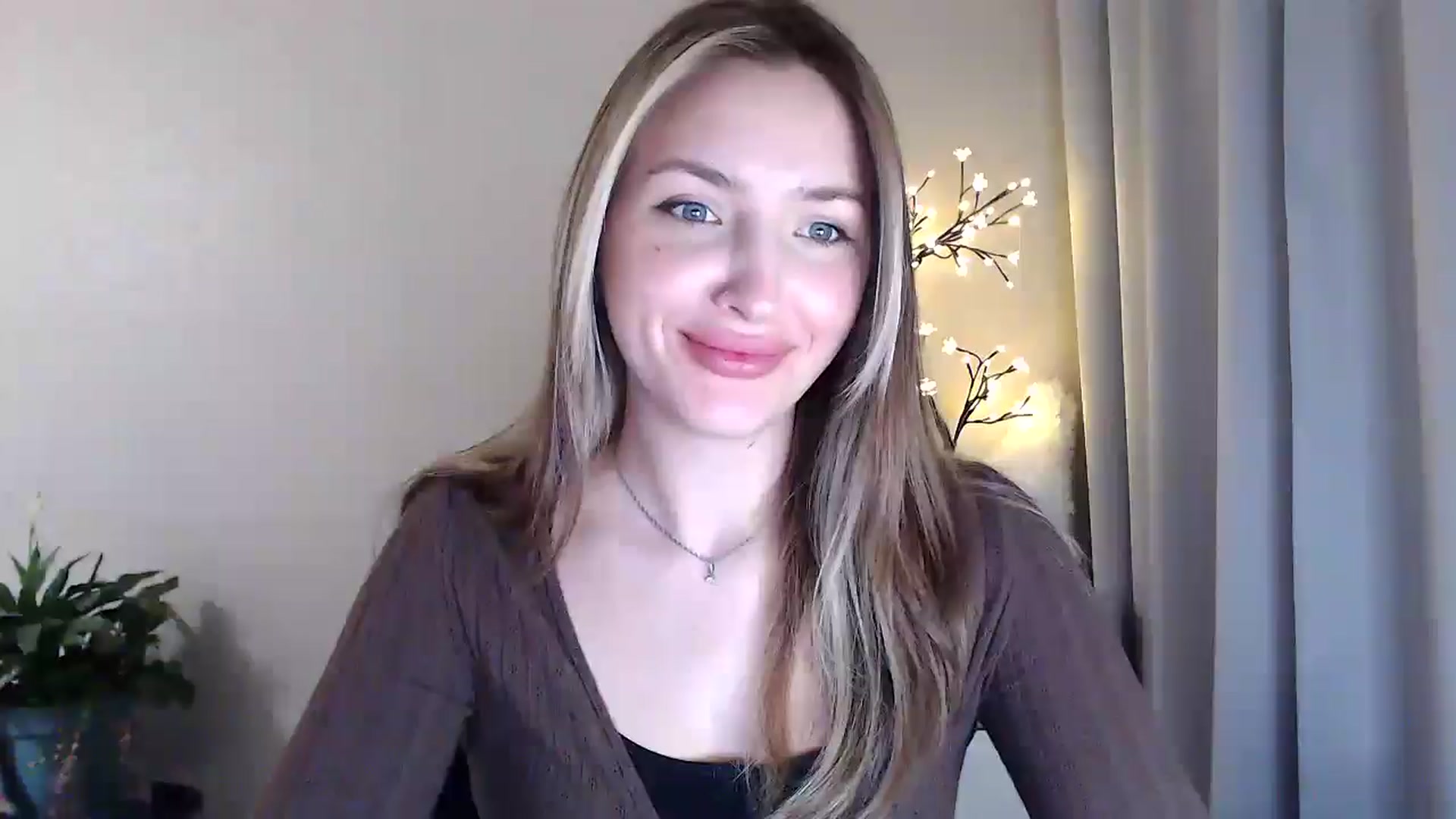 Gallery image thumbnail from My_Diana's myfreecams stream on, 06/03/2025, 20:16 image 17 of 20