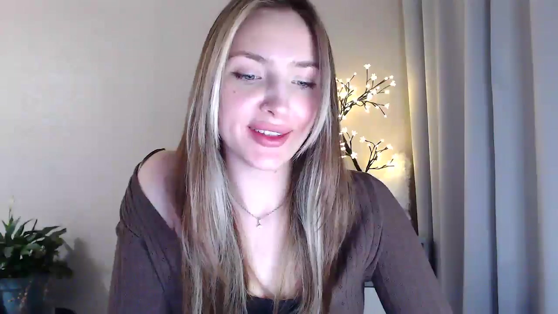 Gallery image thumbnail from My_Diana's myfreecams stream on, 06/03/2025, 20:16 image 19 of 20