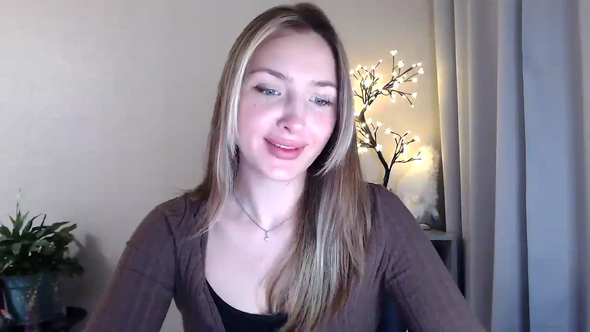 Gallery image thumbnail from My_Diana's myfreecams stream on, 06/03/2025, 20:16 image 4 of 20