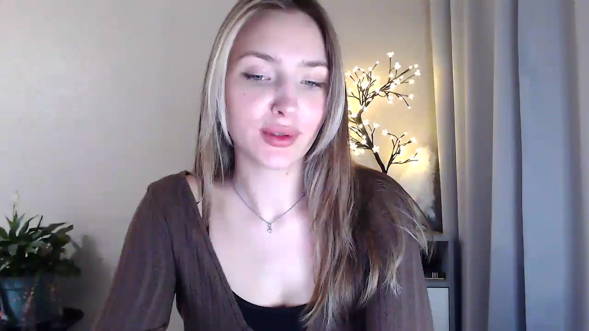Gallery image thumbnail from My_Diana's myfreecams stream on, 06/03/2025, 20:16 image 13 of 20