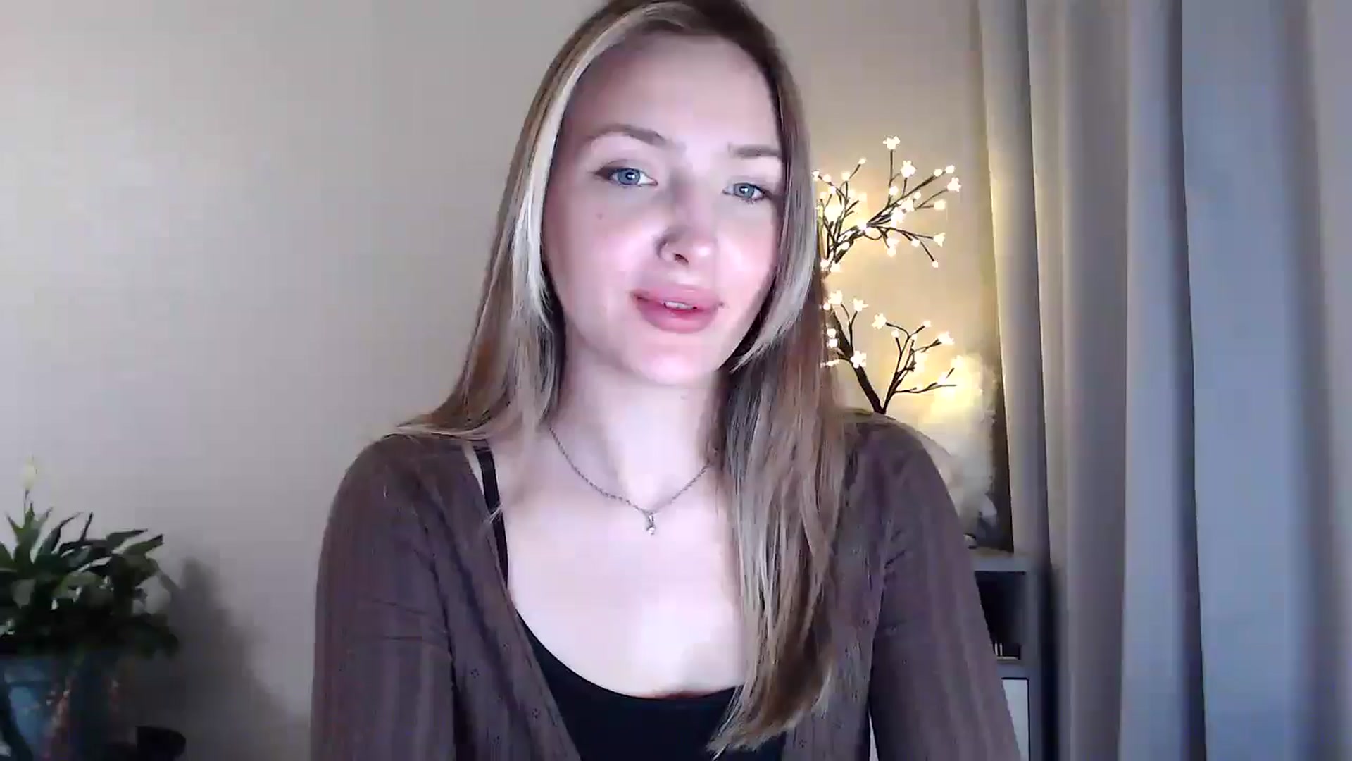 Gallery image thumbnail from My_Diana's myfreecams stream on, 06/03/2025, 20:16 image 15 of 20