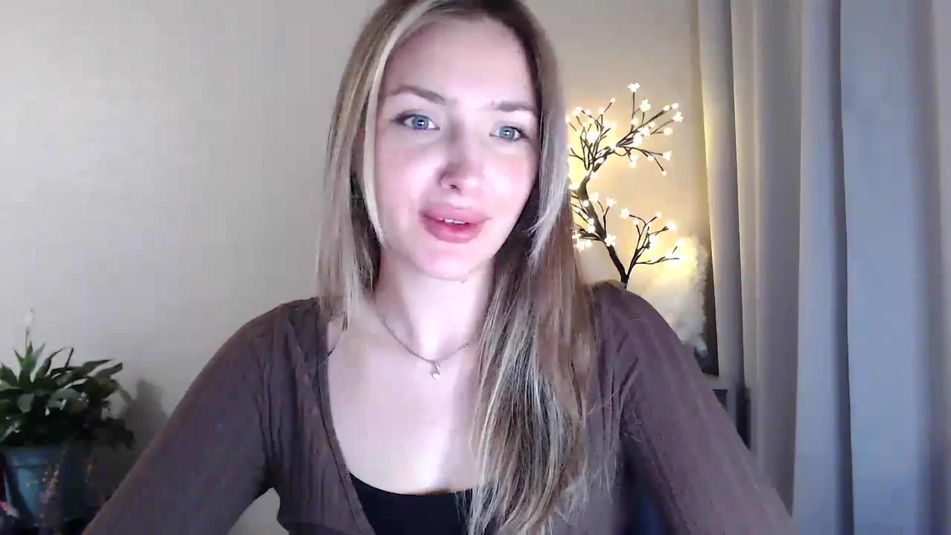 Gallery image thumbnail from My_Diana's myfreecams stream on, 06/03/2025, 20:16 image 9 of 20