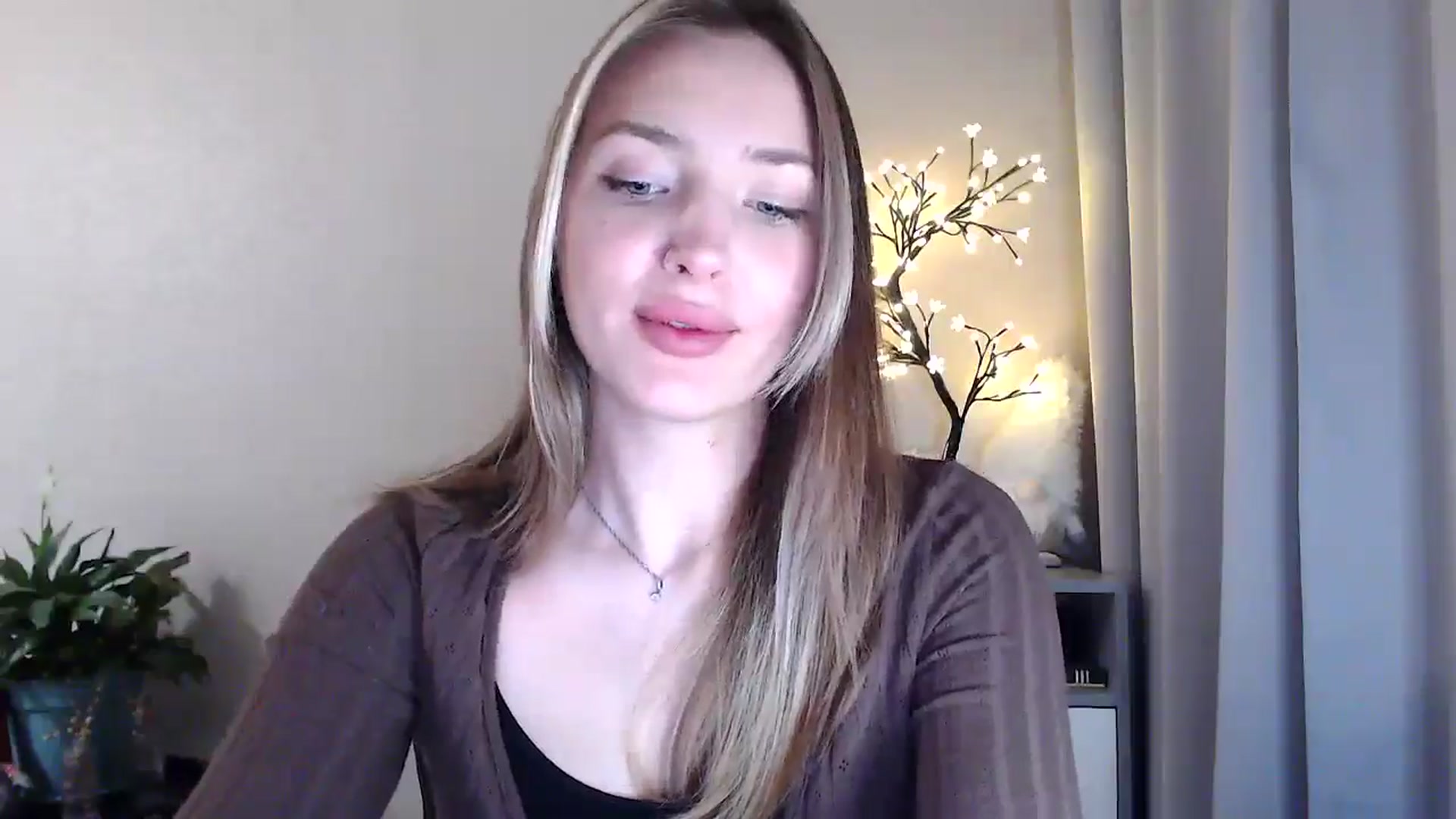 Gallery image thumbnail from My_Diana's myfreecams stream on, 06/03/2025, 20:16 image 5 of 20